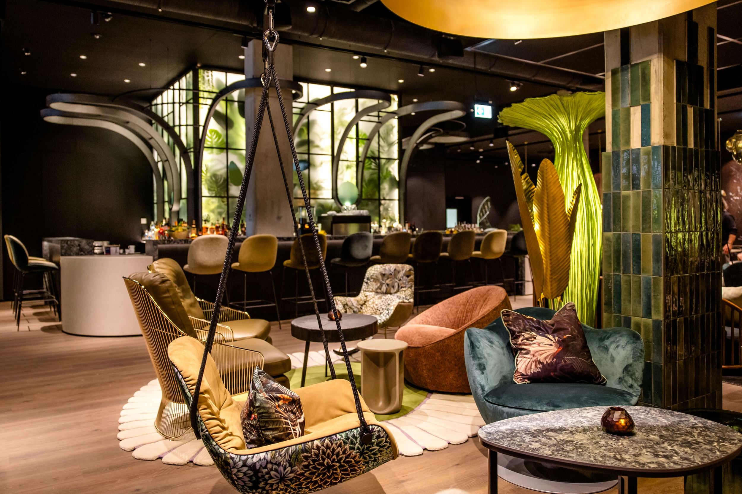 Hotels München Hauptbahnhof Motel One Lounge und Bar im Hintergrund