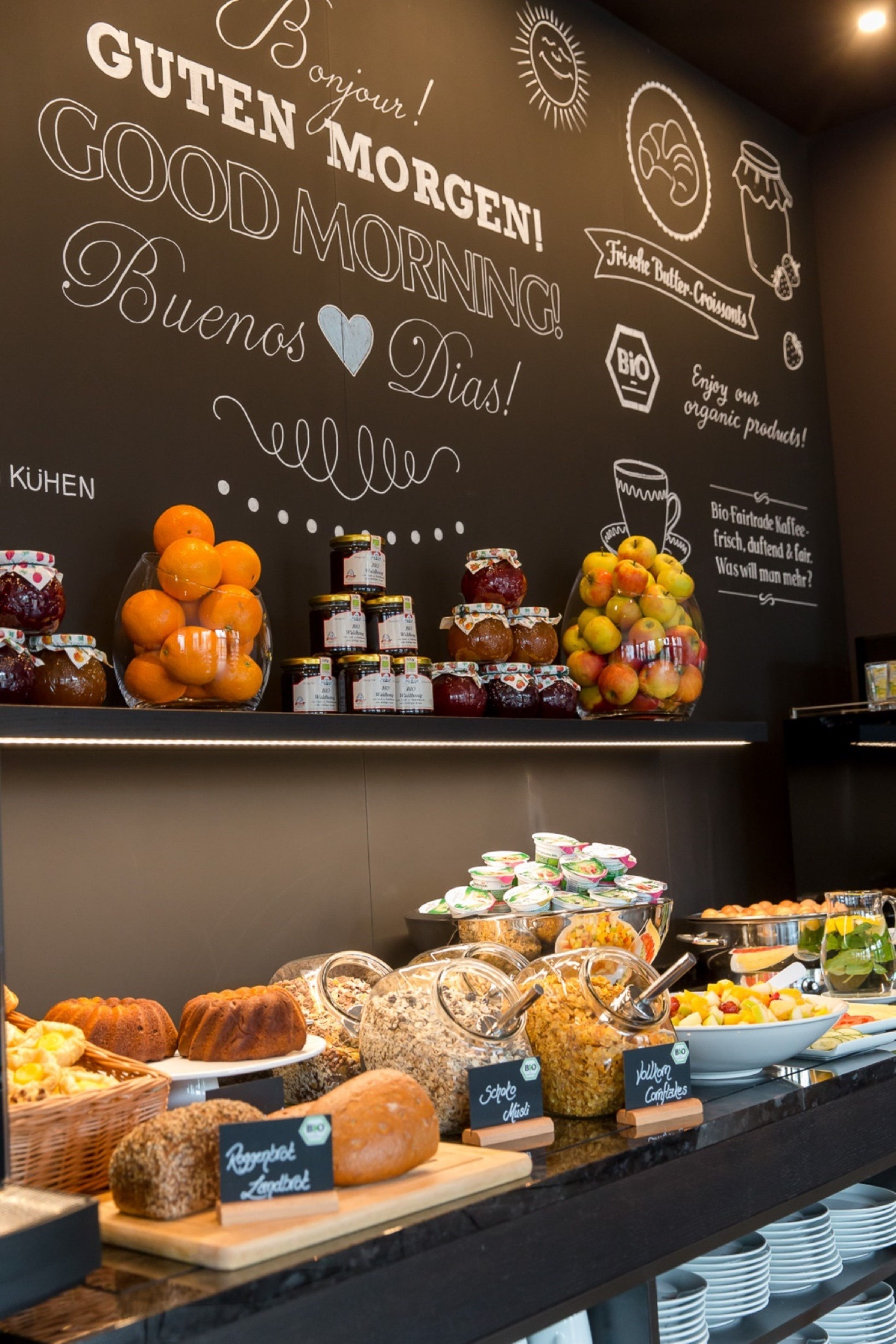 Designhotel München Olympia Gate Motel One Frühstücksbuffet