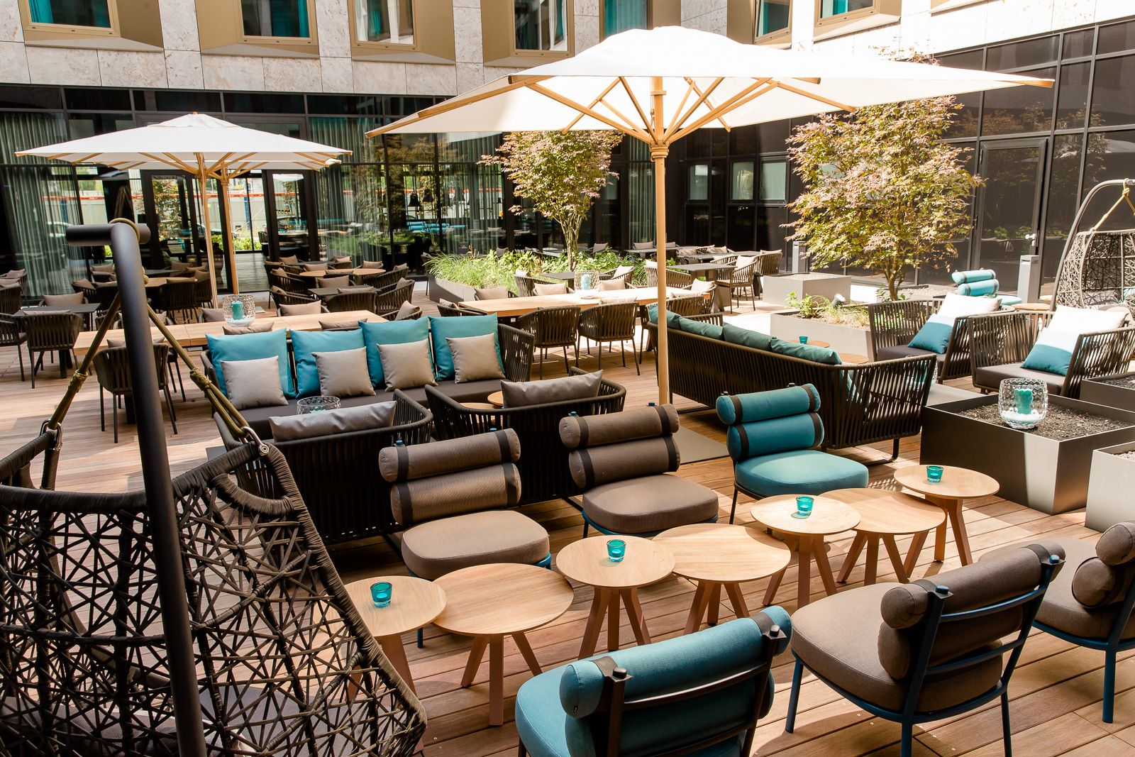 Hotel München Parkstadt Schwabing Motel One Außenbereich Terrasse Innenhof