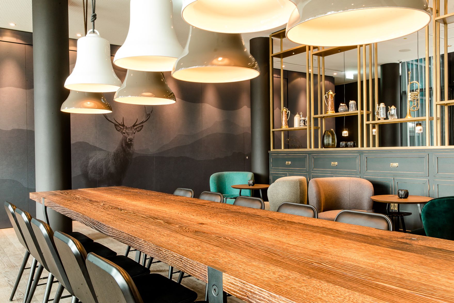 hotel Munich Parkstadt Schwabing Motel One meeting room with long table and several chairs