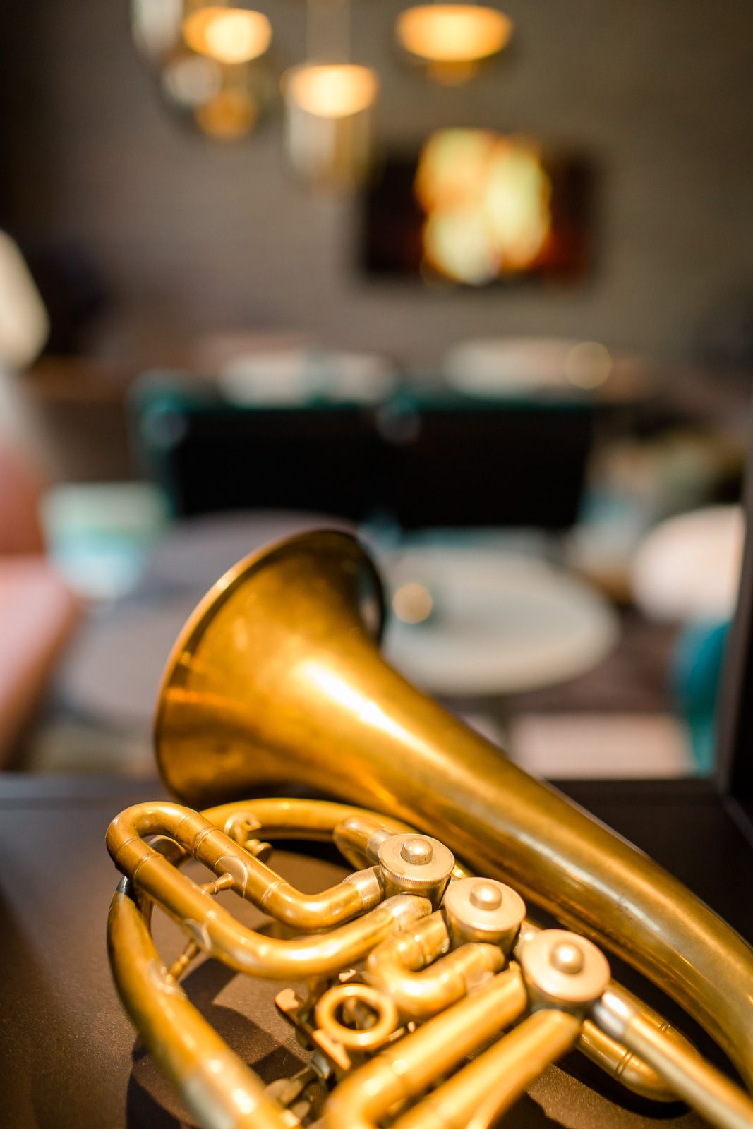 Hotel München Westend Motel One Nahaufnahme Trompete