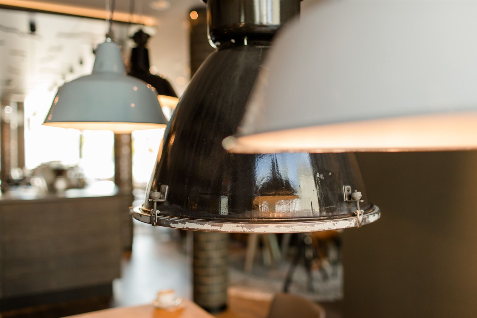 Designhotel München Westend Motel One Nahaufnahme Deckenlampen