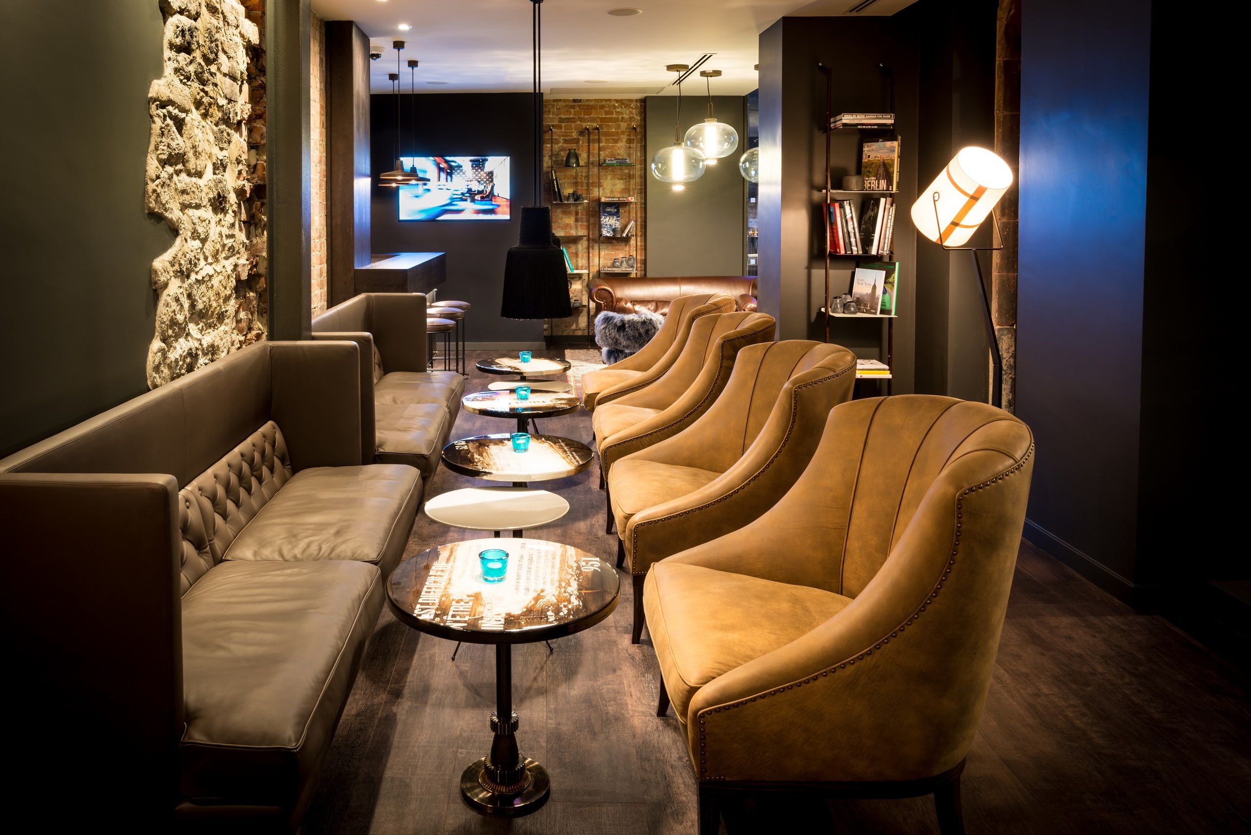 Designhotel Newcastle Motel One Sofas und Sessel in Lounge
