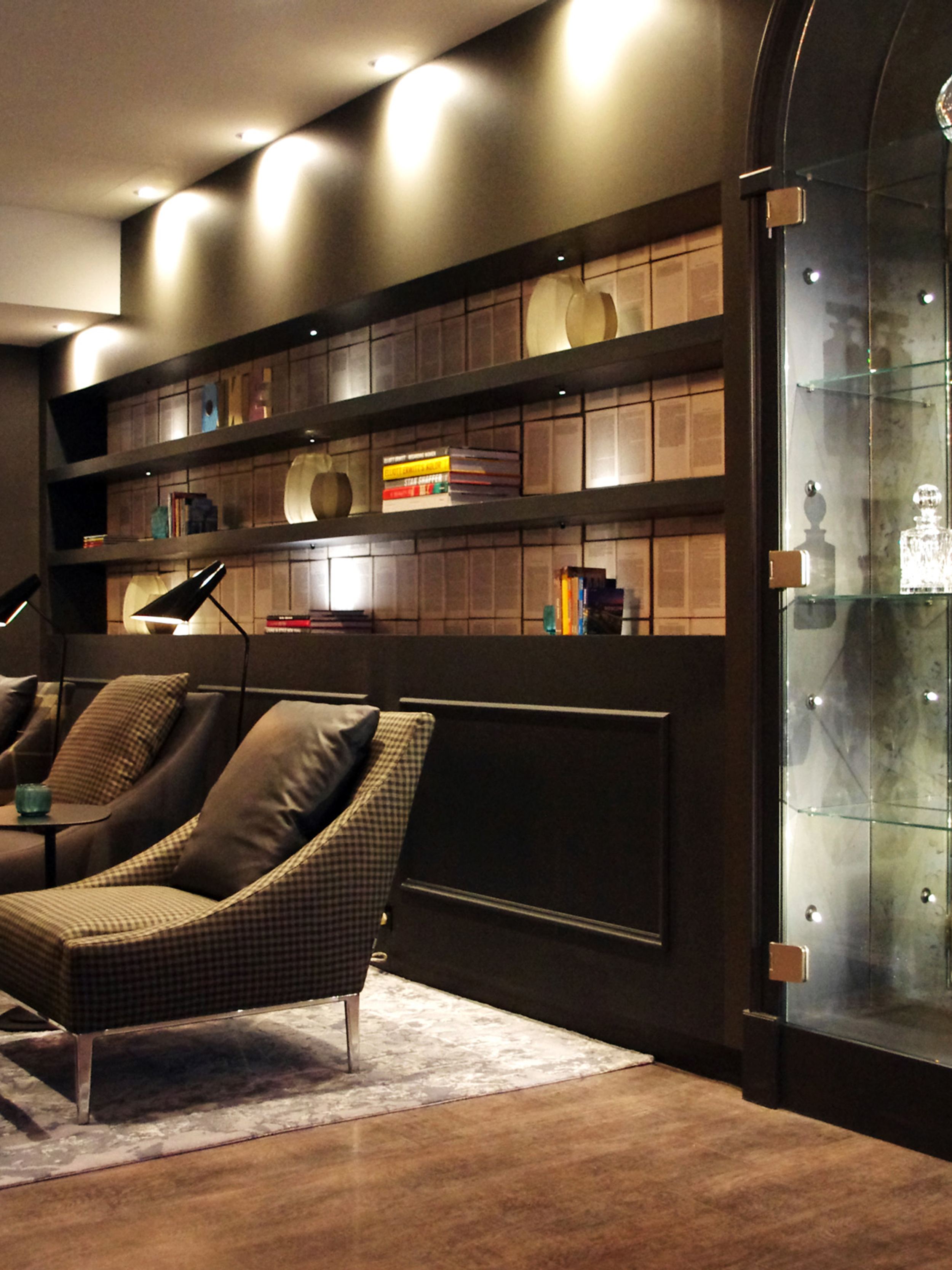 hotel Newcastle Motel One lounge with armchairs