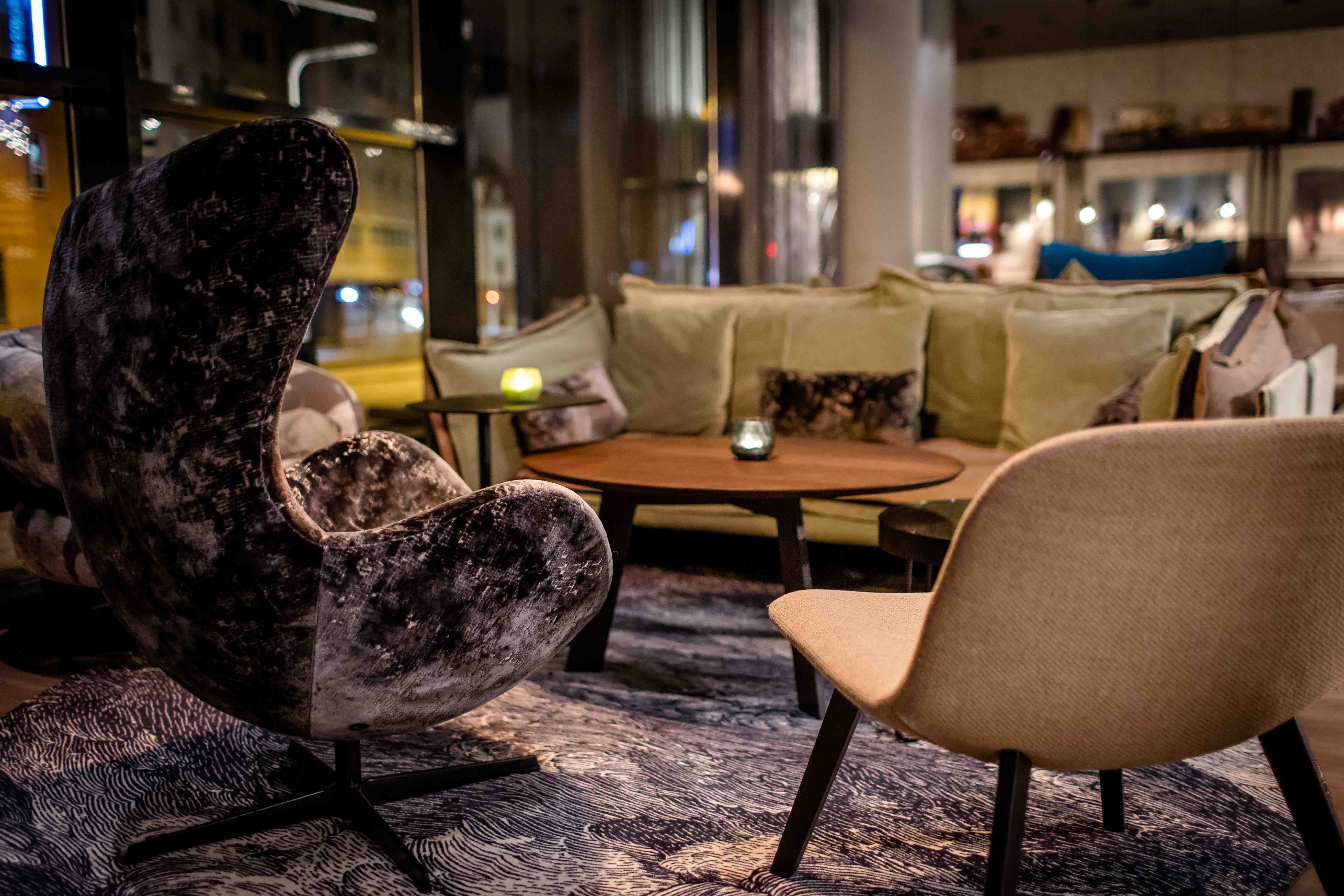 Designhotel Nürnberg City Motel One Lounge Sessel und Sofa