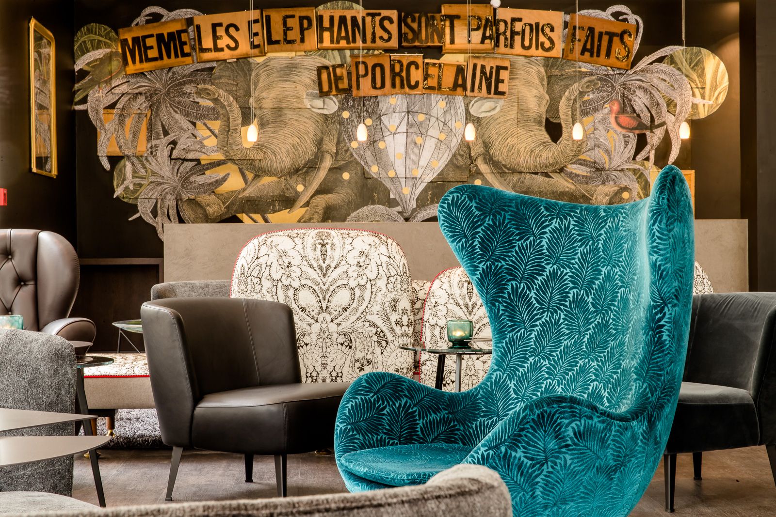 designhotel Paris Porte Dorée Motel One reception lounge with armchairs