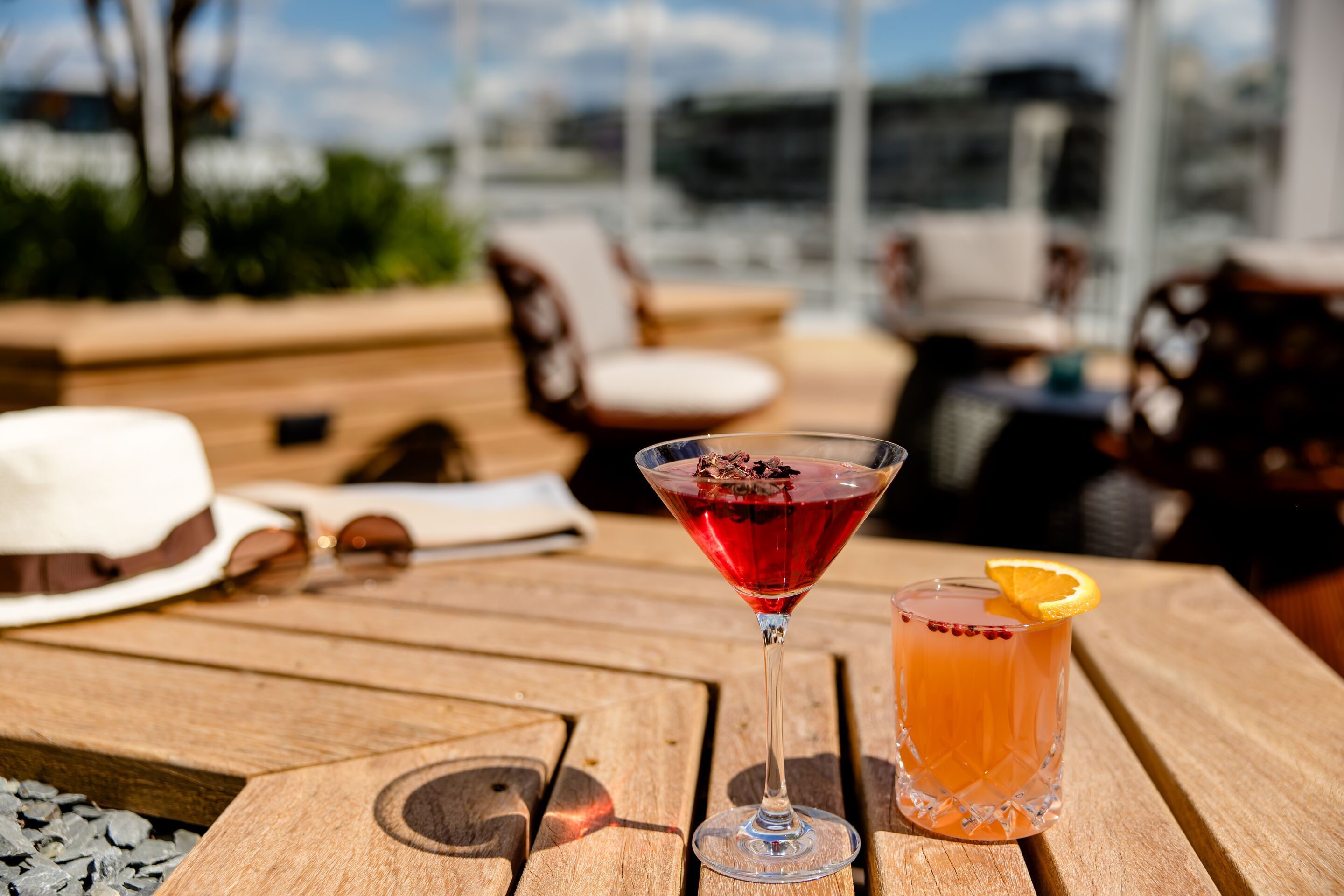 designhotel Paris Porte de Versailles Motel One rooftop terrace with two drinks