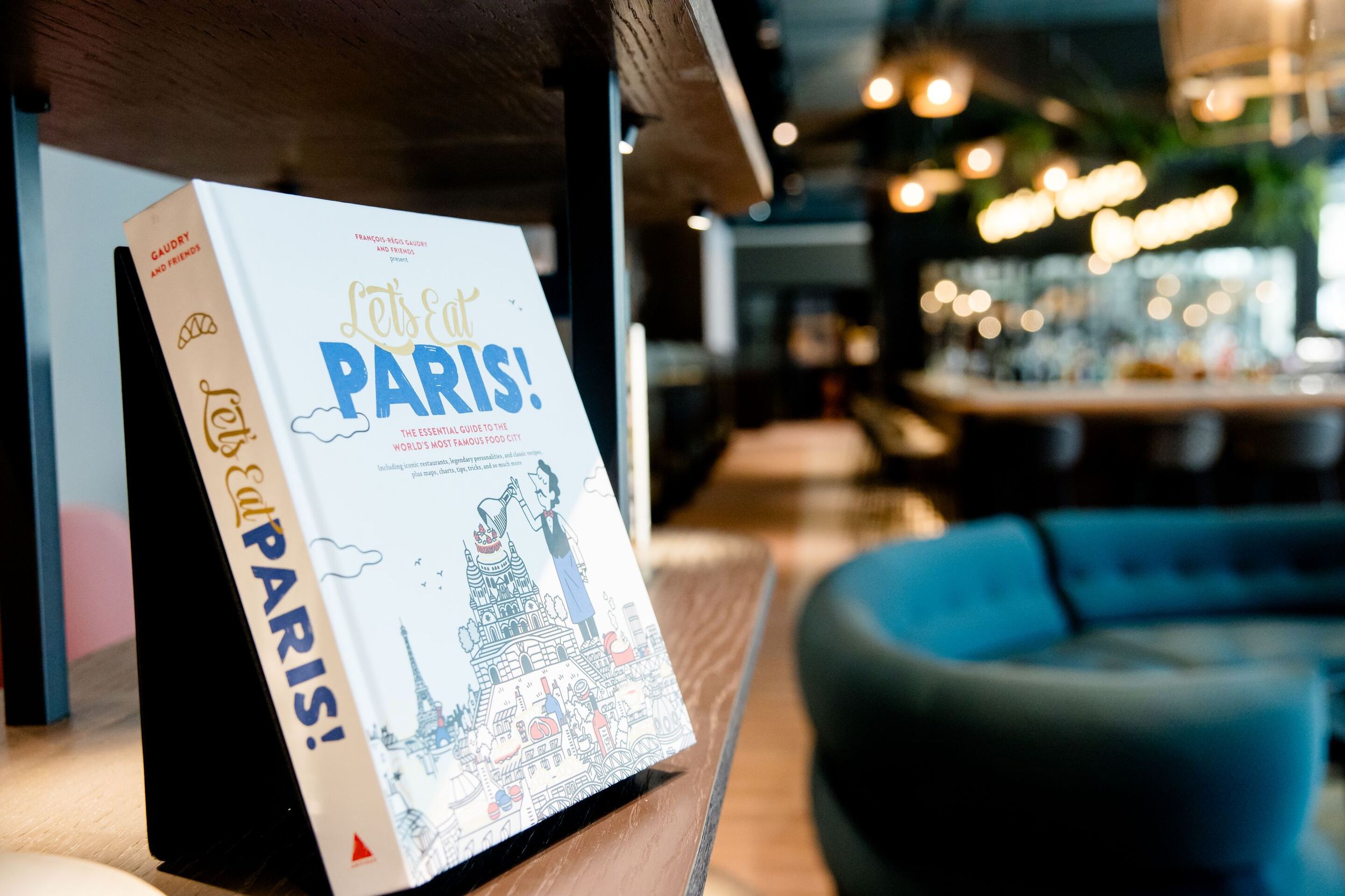 Designhotel Paris Porte de Versailles Motel One Nahaufnahme Buch Paris