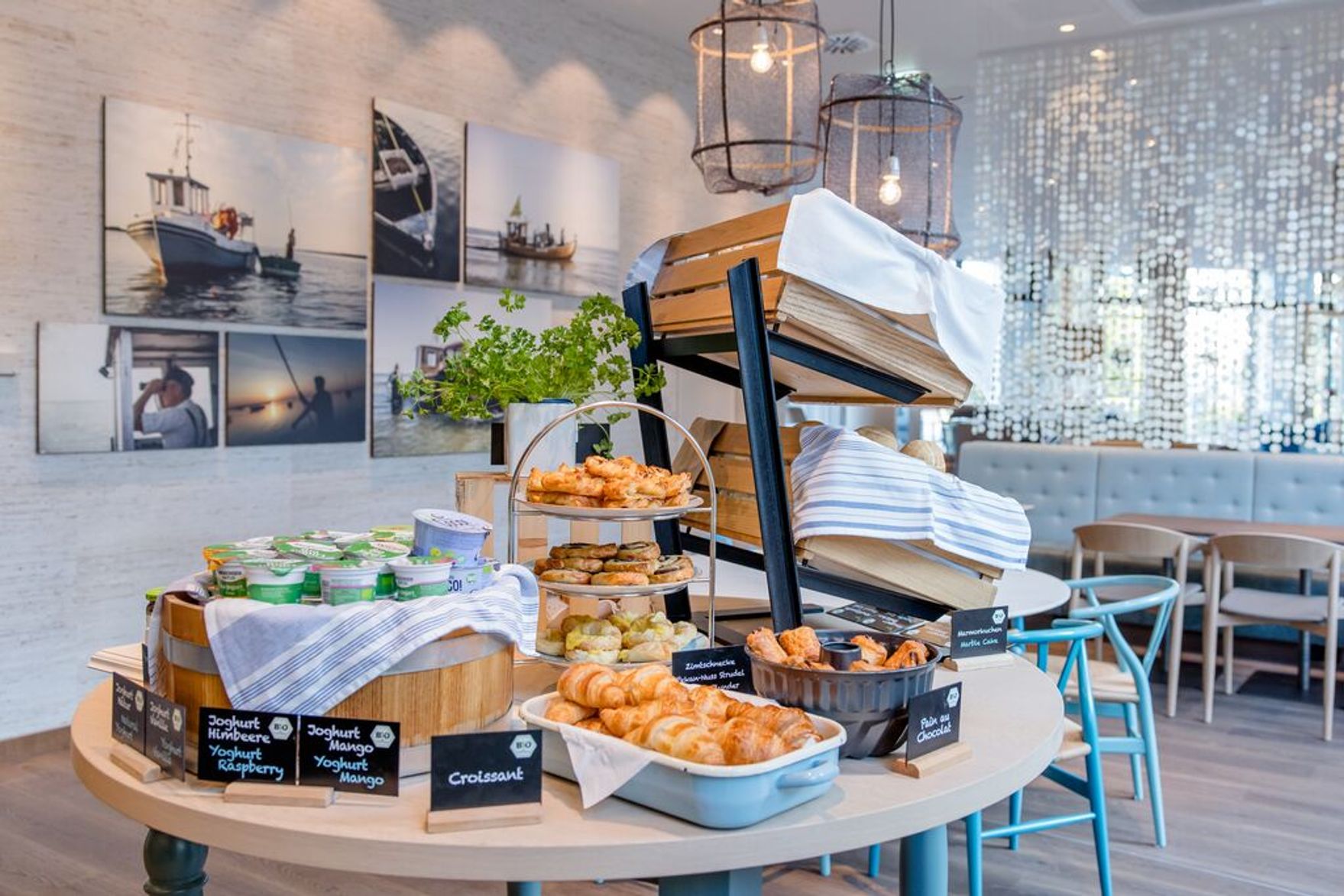 Designhotel Rostock Motel One Frühstücksbuffet