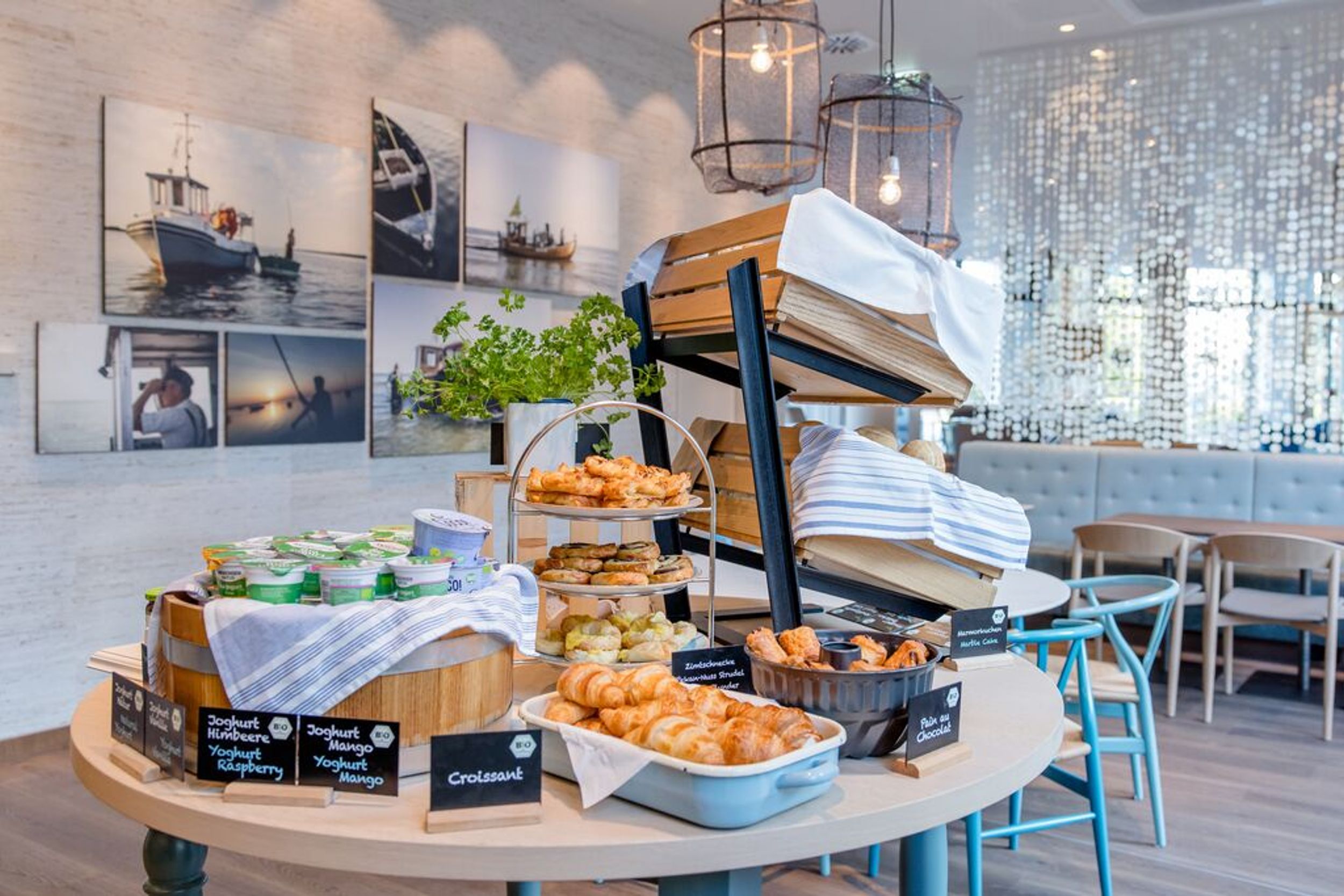 Designhotel Rostock Motel One Frühstücksbuffet