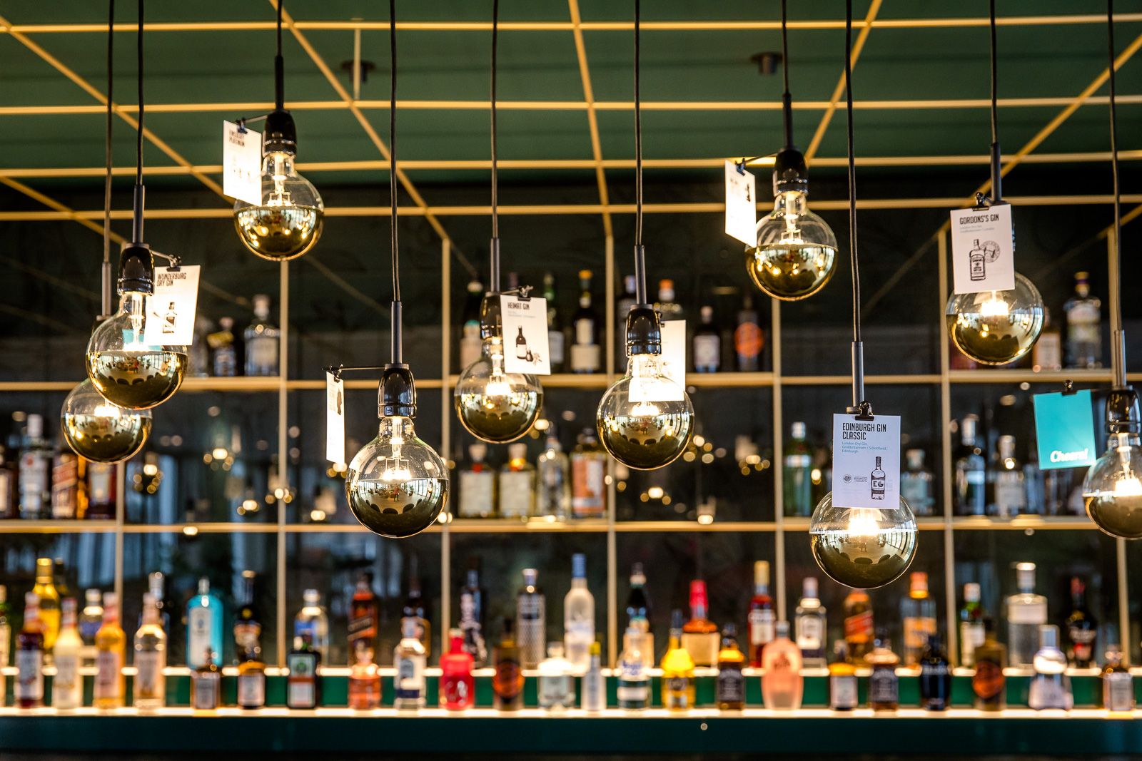 Designhotel Rotterdam Motel One Lampen vor der Bar