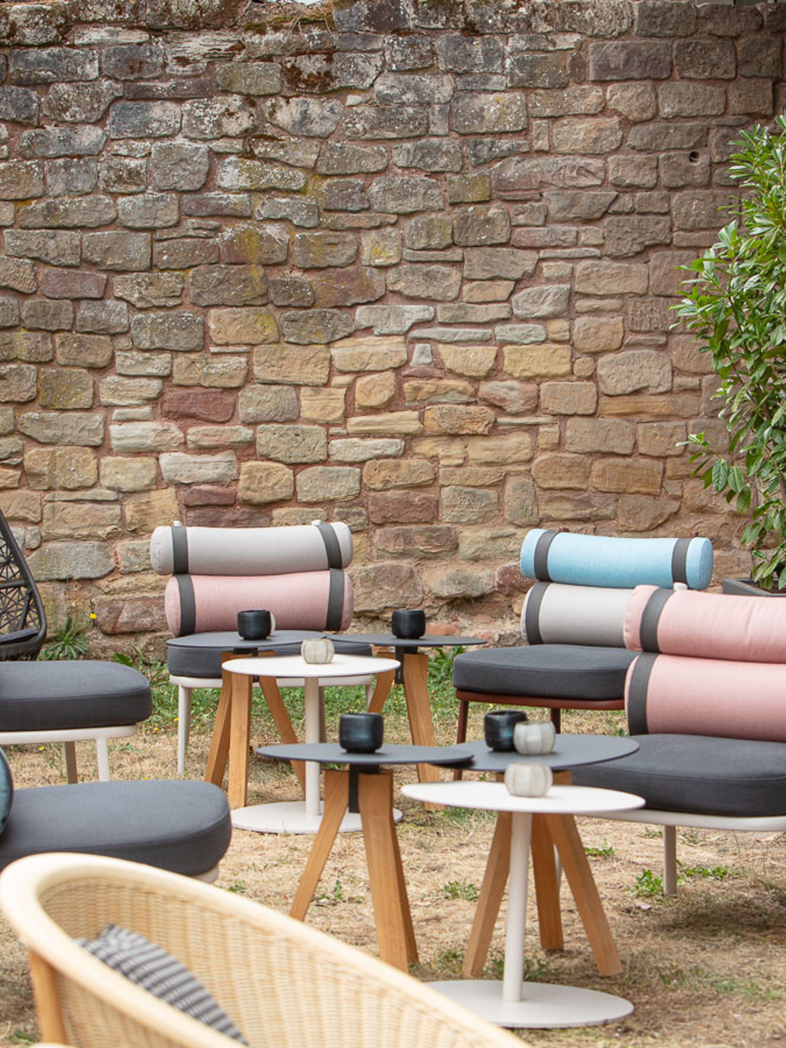 hotel Saarbrücken Motel One terrace with tables and chairs