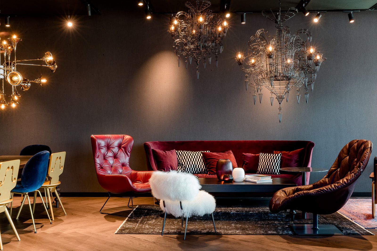 Designhotel Salzburg Mirabell Motel One Lounge mit Couch und Sesseln