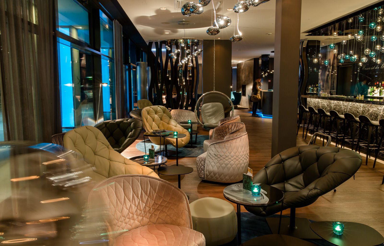 Hotel Stuttgart Bad Cannstatt Motel One Lounge und Barbereich