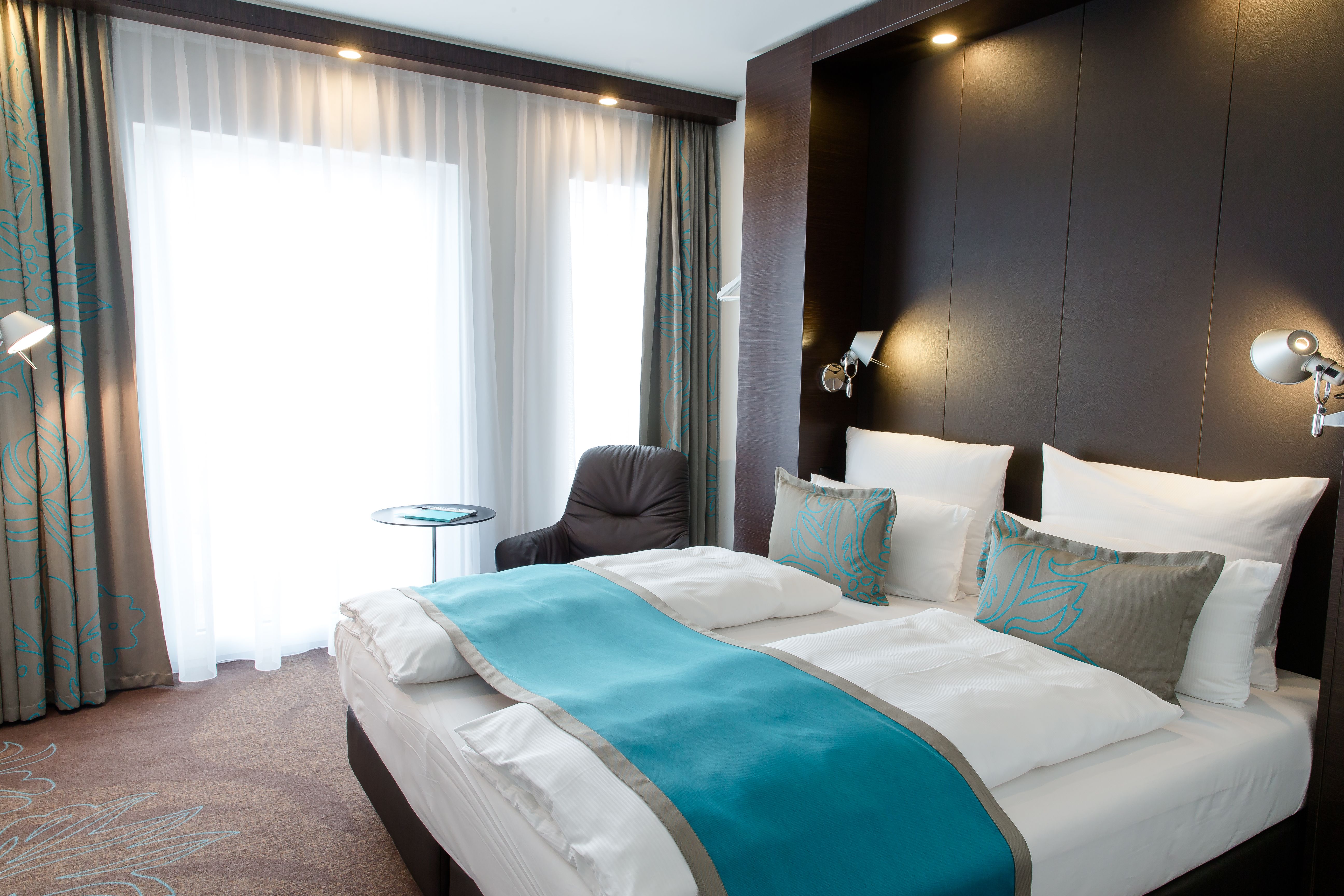 Designhotel Stuttgart Bad Cannstatt Motel One komfortables Doppelbett