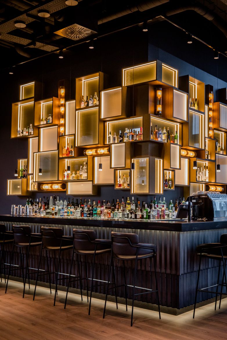 designhotel Stuttgart Feuerbach Motel One bar area with bar stools