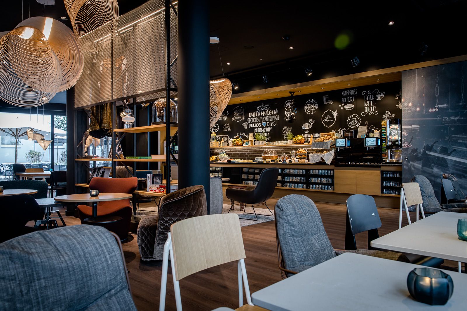 Hotel Stuttgart Mitte Motel One Frühstücksbereich mit Buffet 