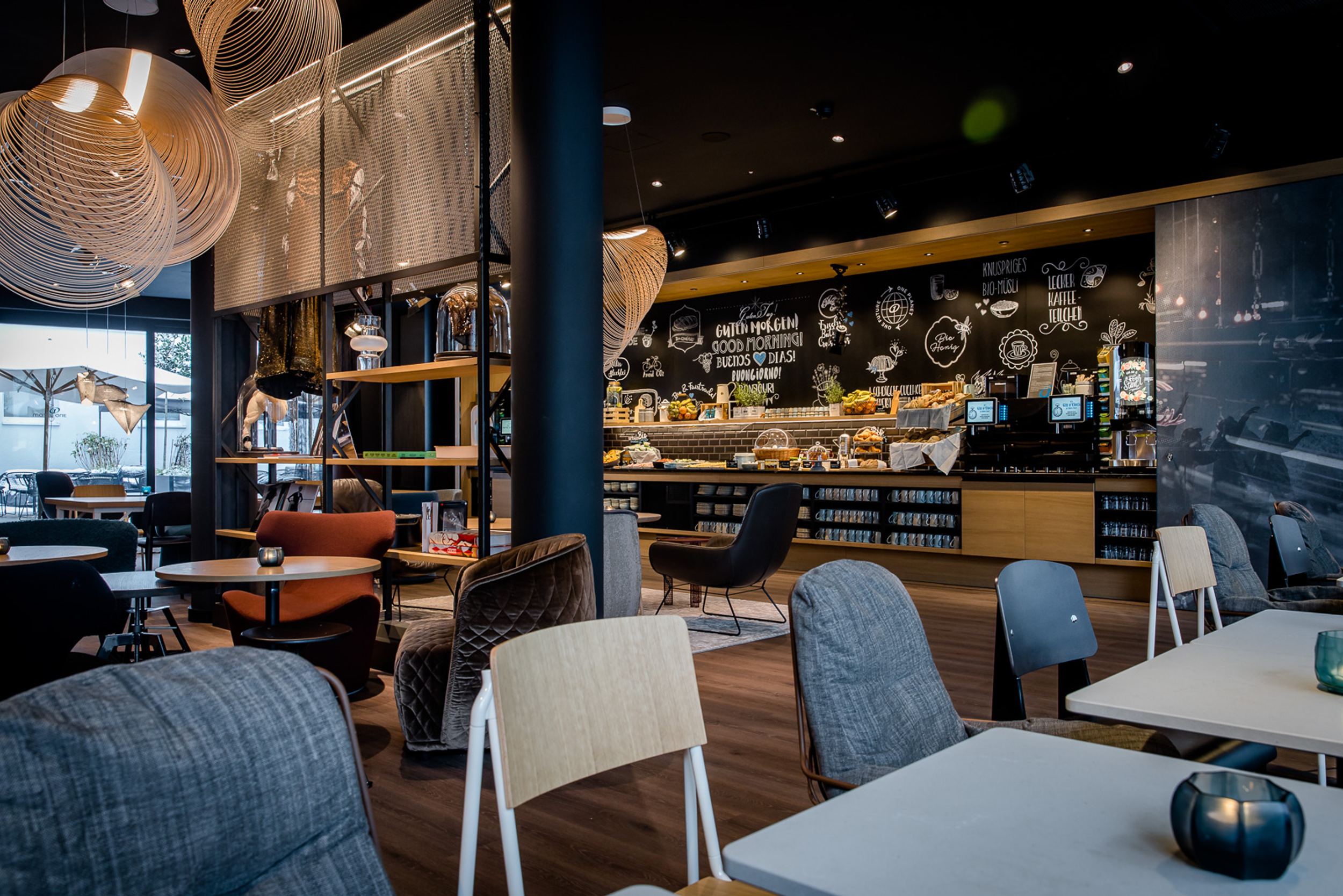 Hotel Stuttgart Mitte Motel One Frühstücksbereich mit Buffet