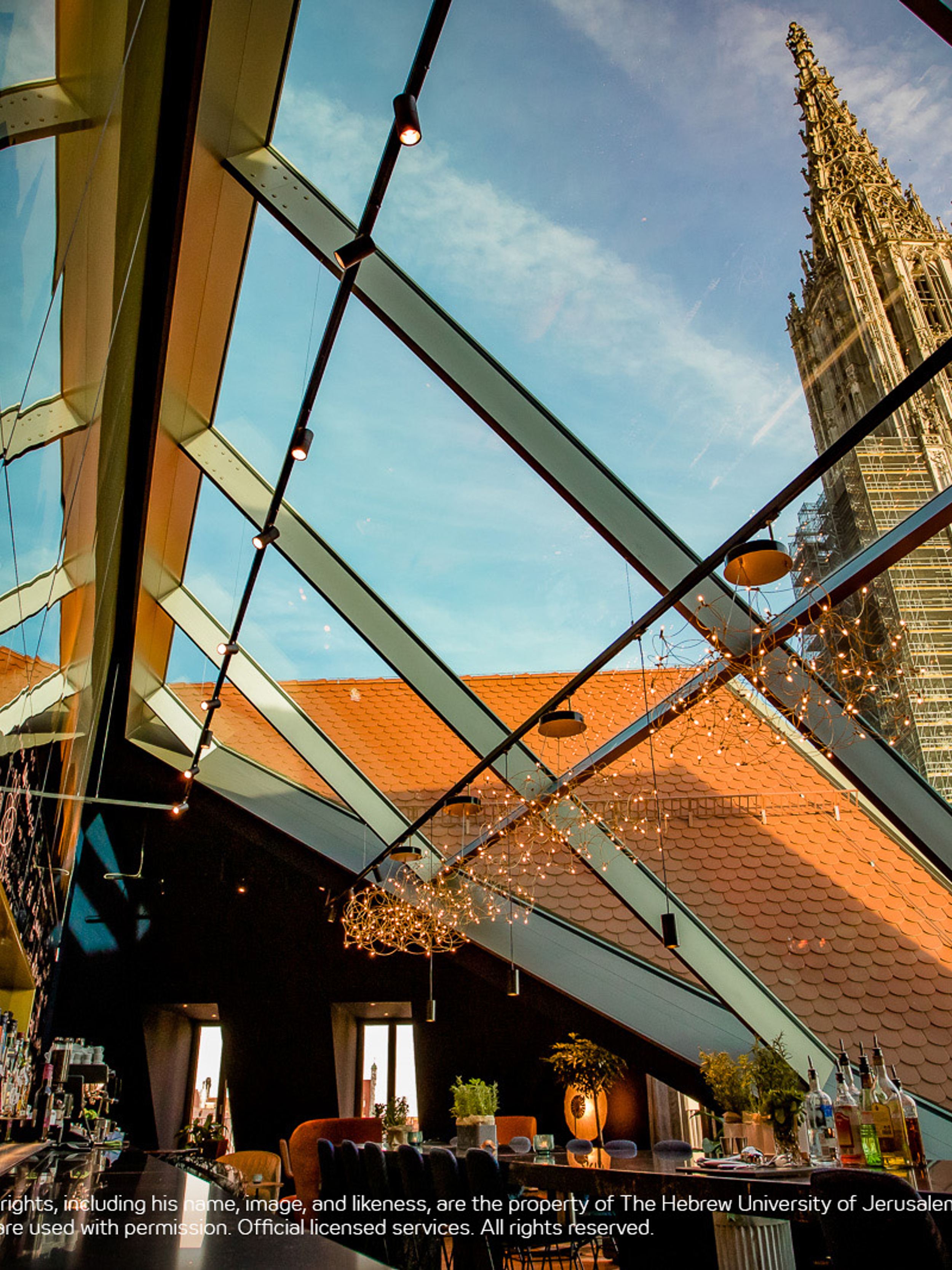 Hotel Ulm Motel One Bar mit Aussicht