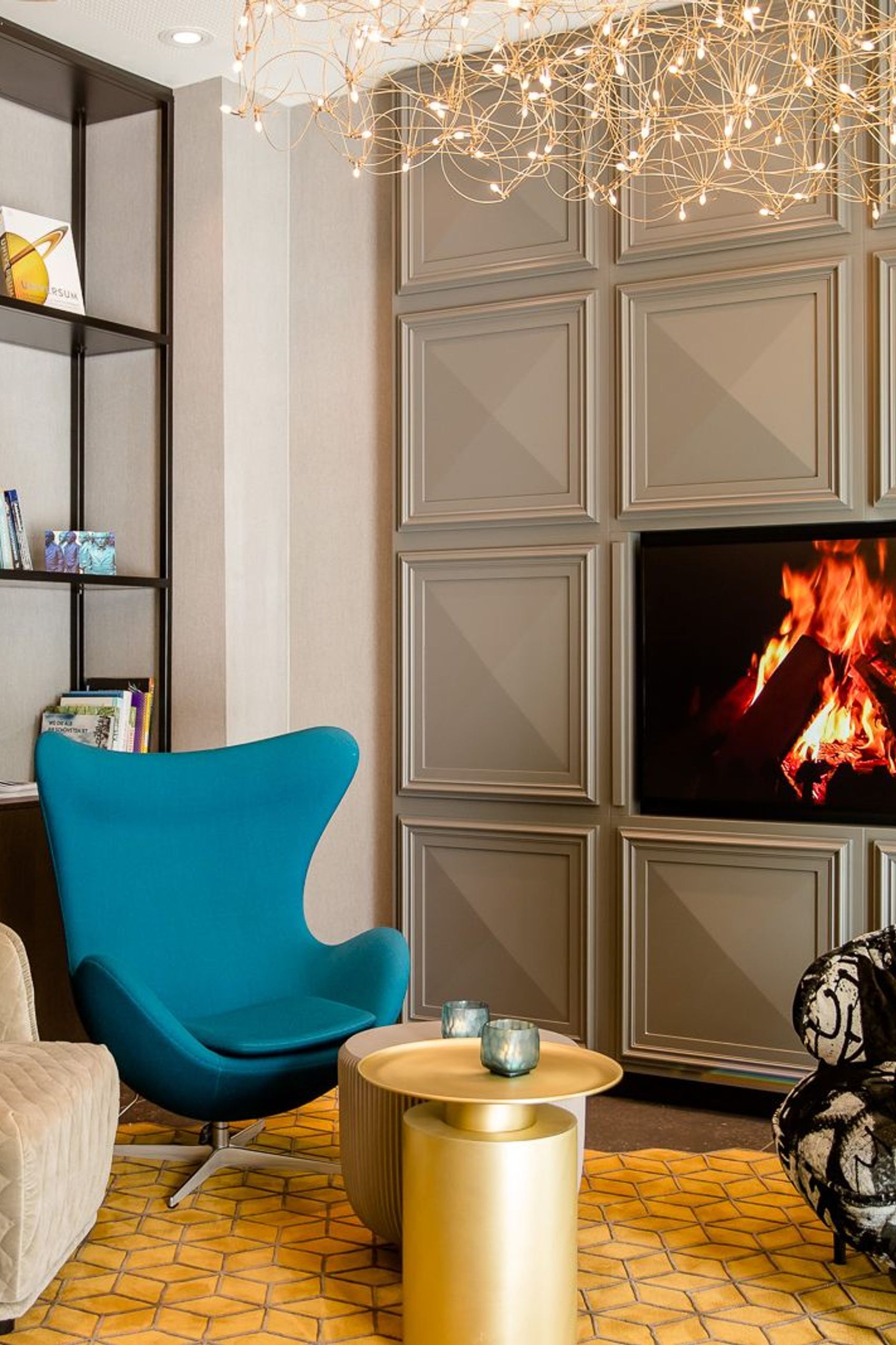 hotel Ulm Motel One armchair in lounge