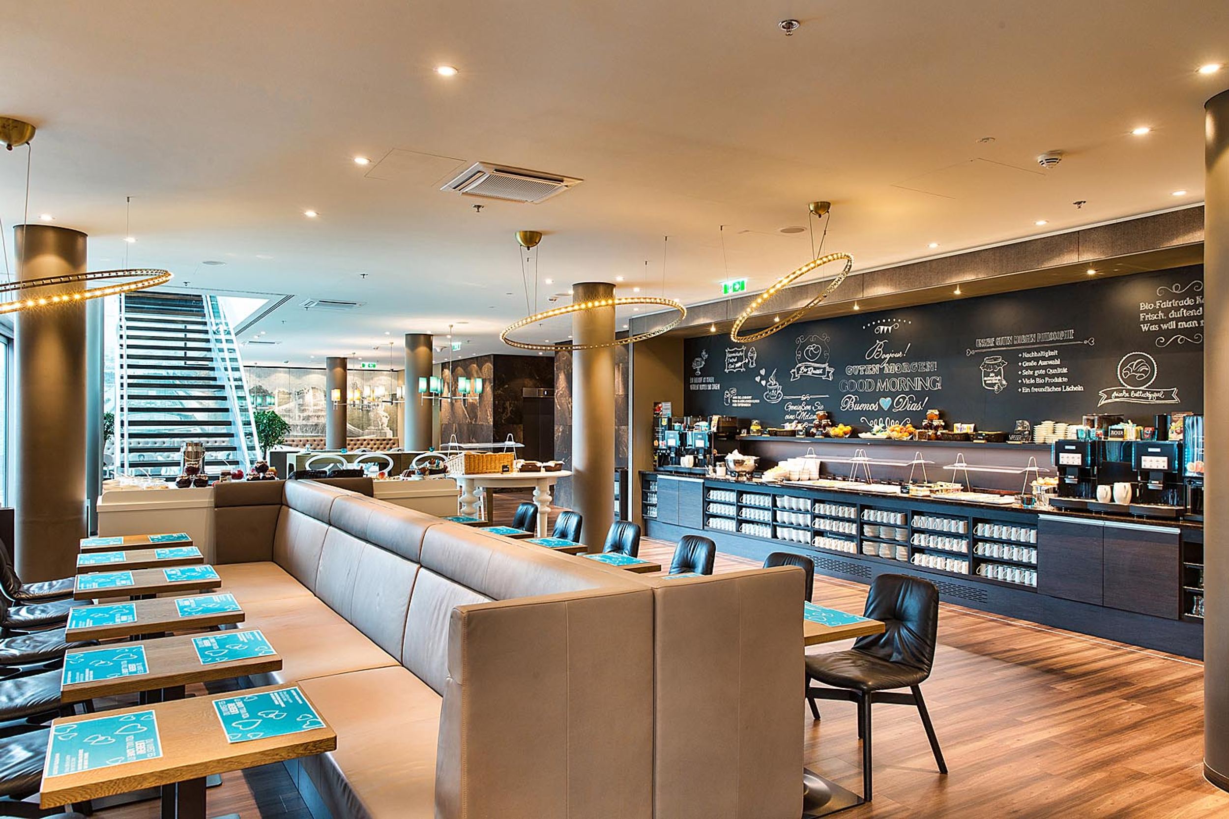 Hotel Wien Hauptbahnhof Motel One Essbereich mit Buffet