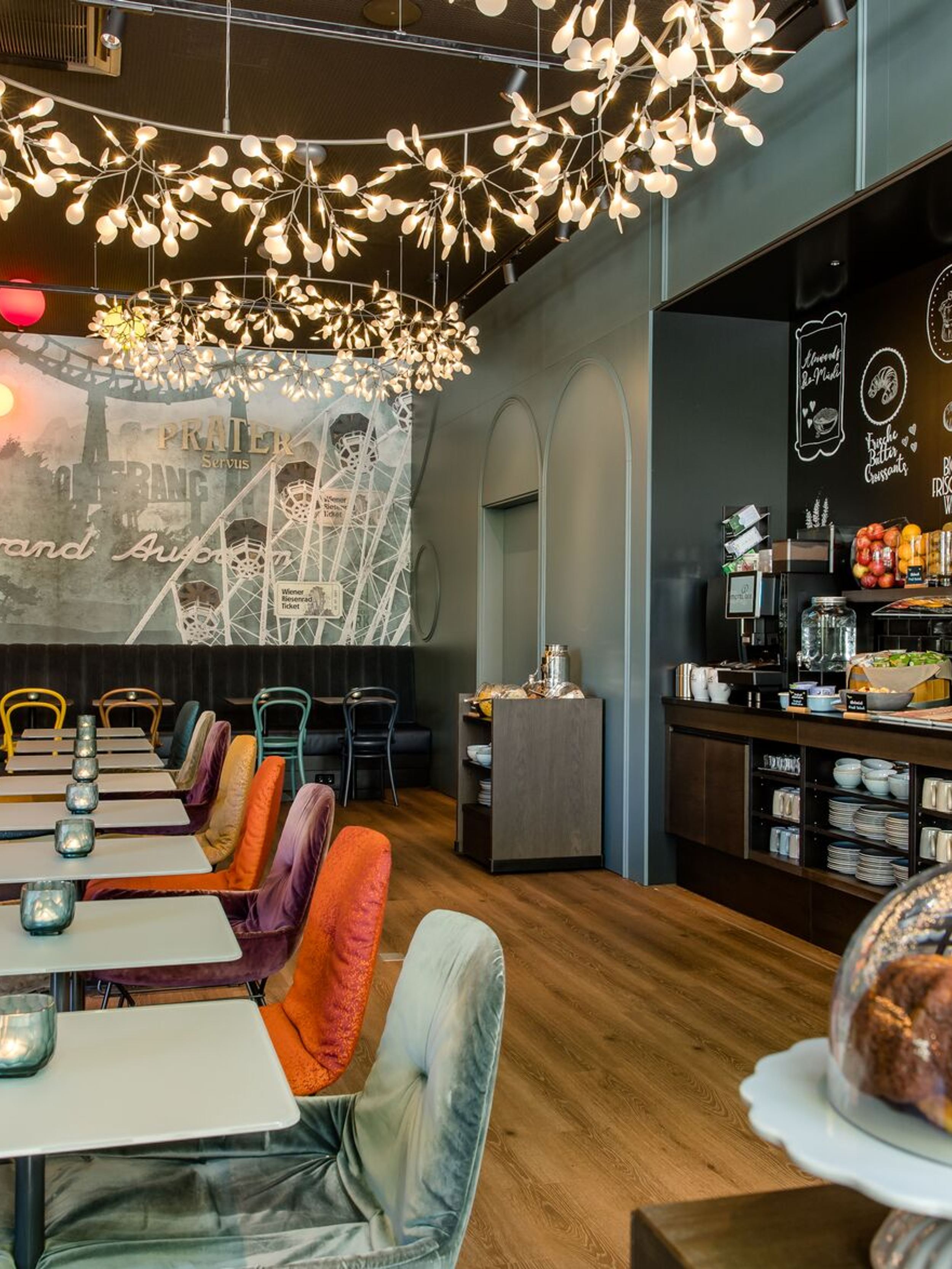 Designhotel Wien Prater Motel One Frühstücksbereich mit Buffet