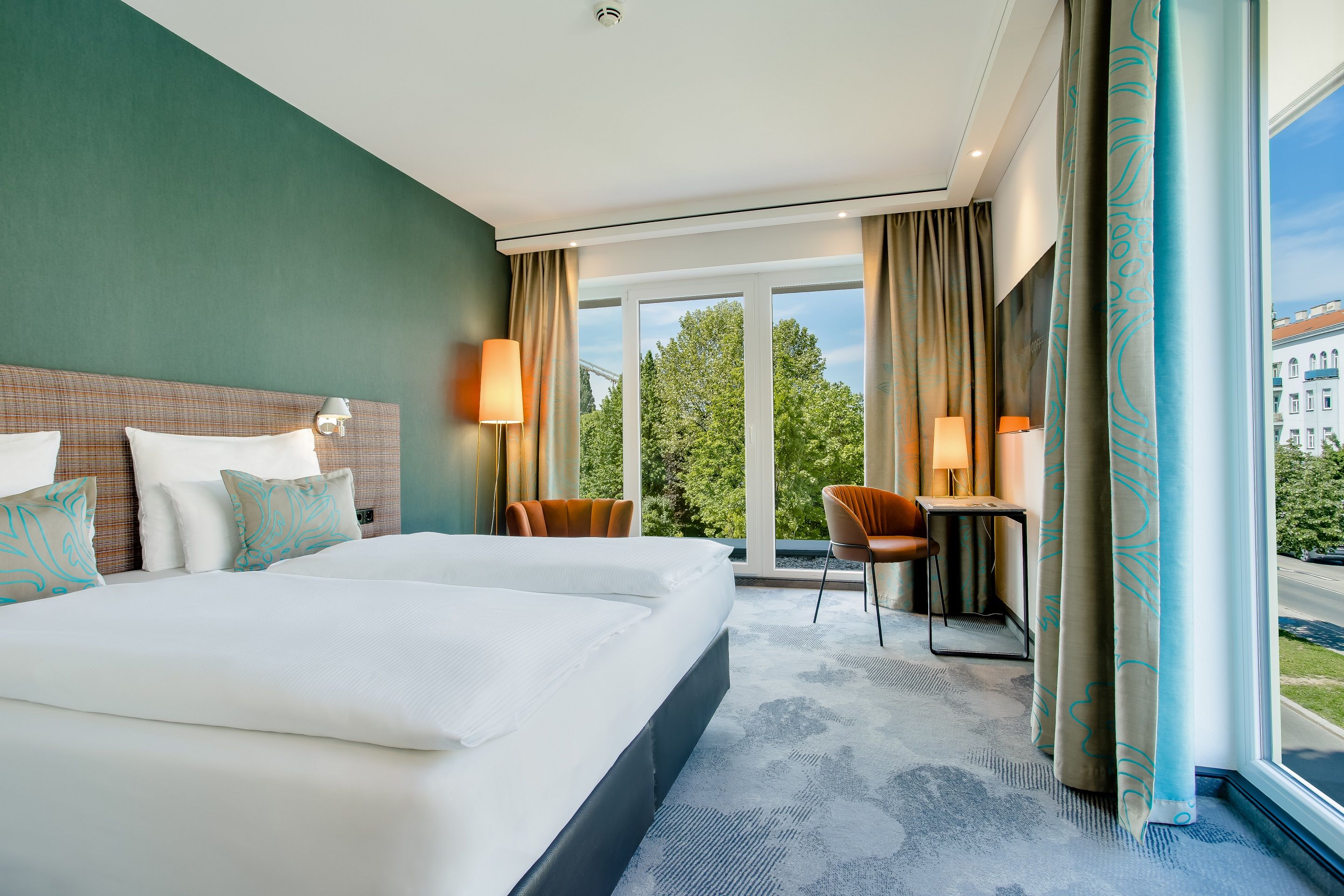 Designhotel Wien Prater Motel One geräumiges Zimmer mit Doppelbett