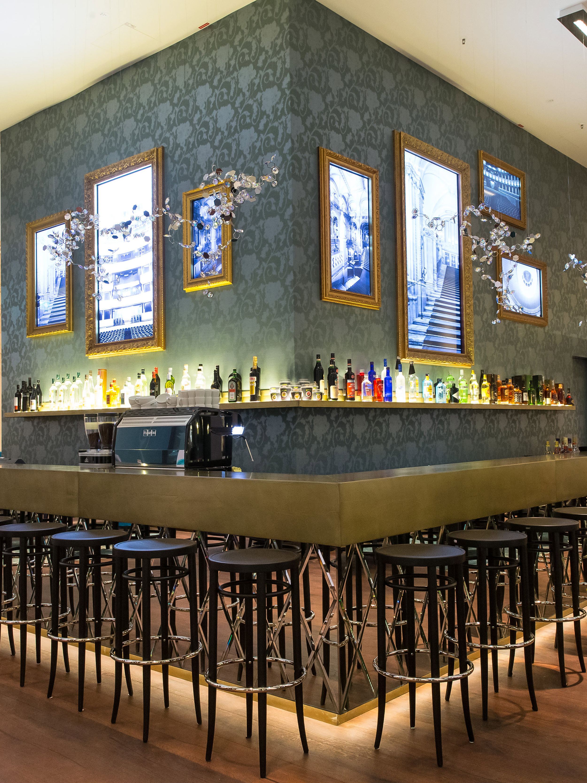 Hotel Wien Staatsoper Motel One Bar mit Barhockern