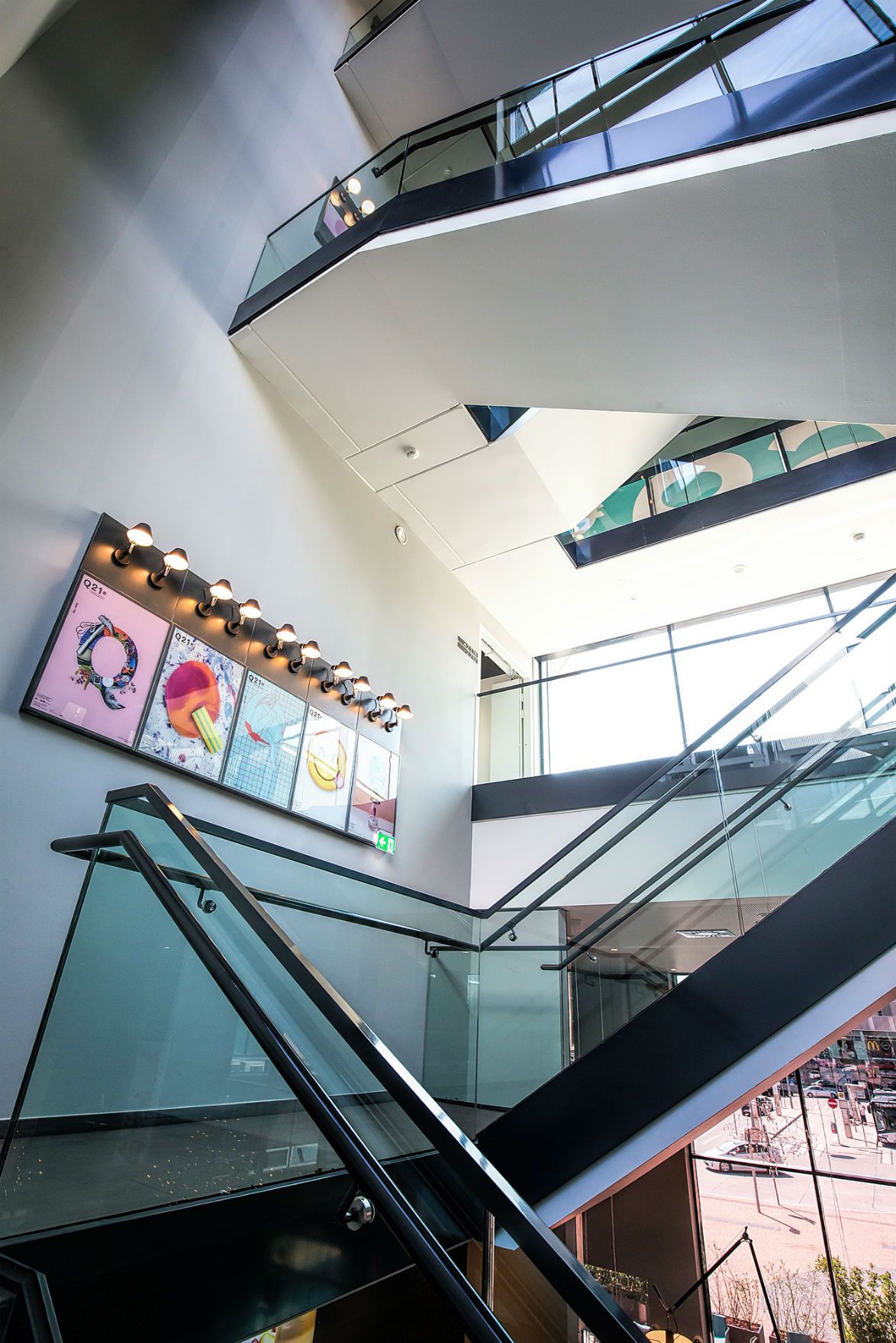 Designhotel Wien Westbahnhof Motel One offenes Treppenhaus