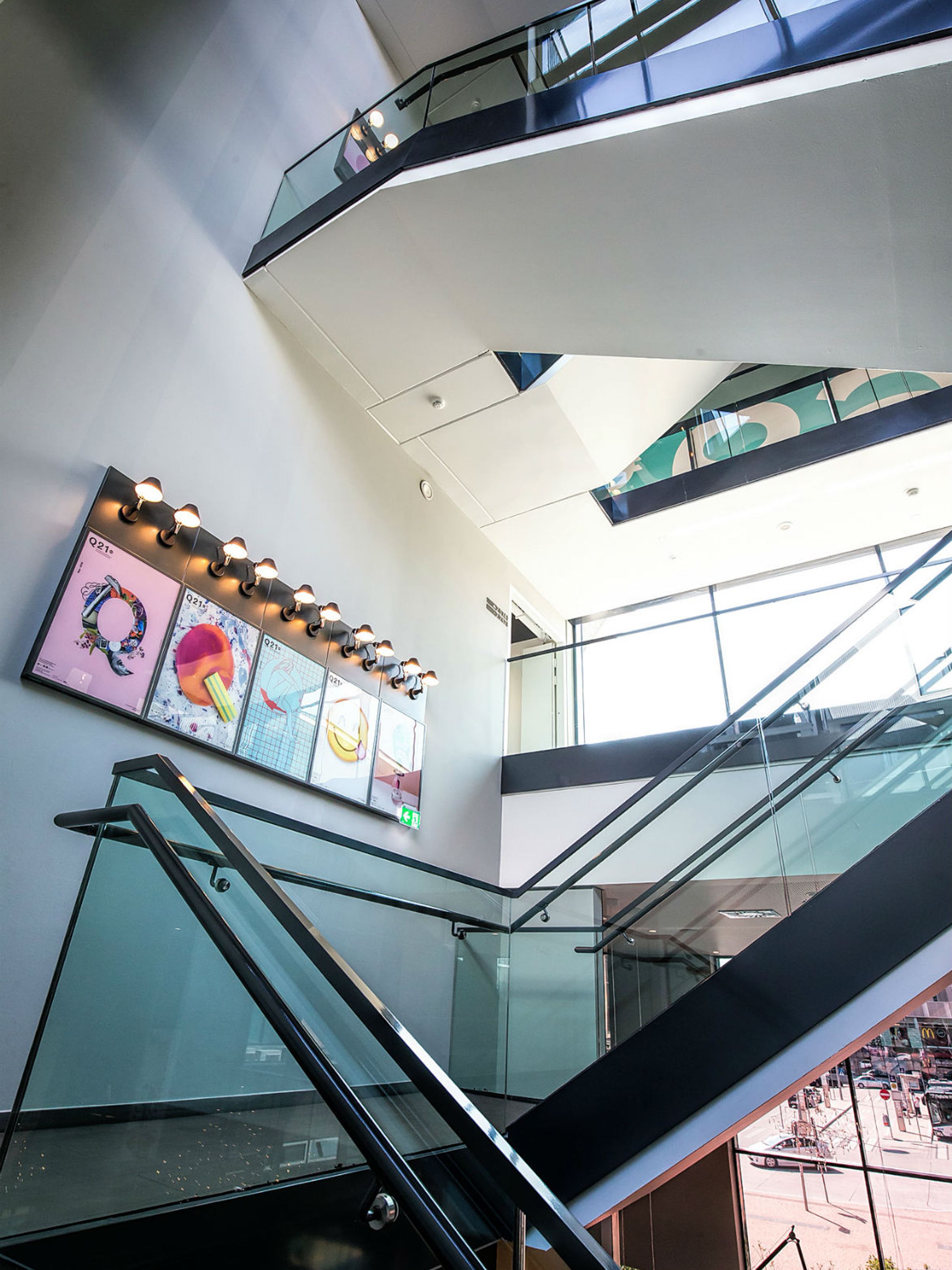 Designhotel Wien Westbahnhof Motel One offenes Treppenhaus