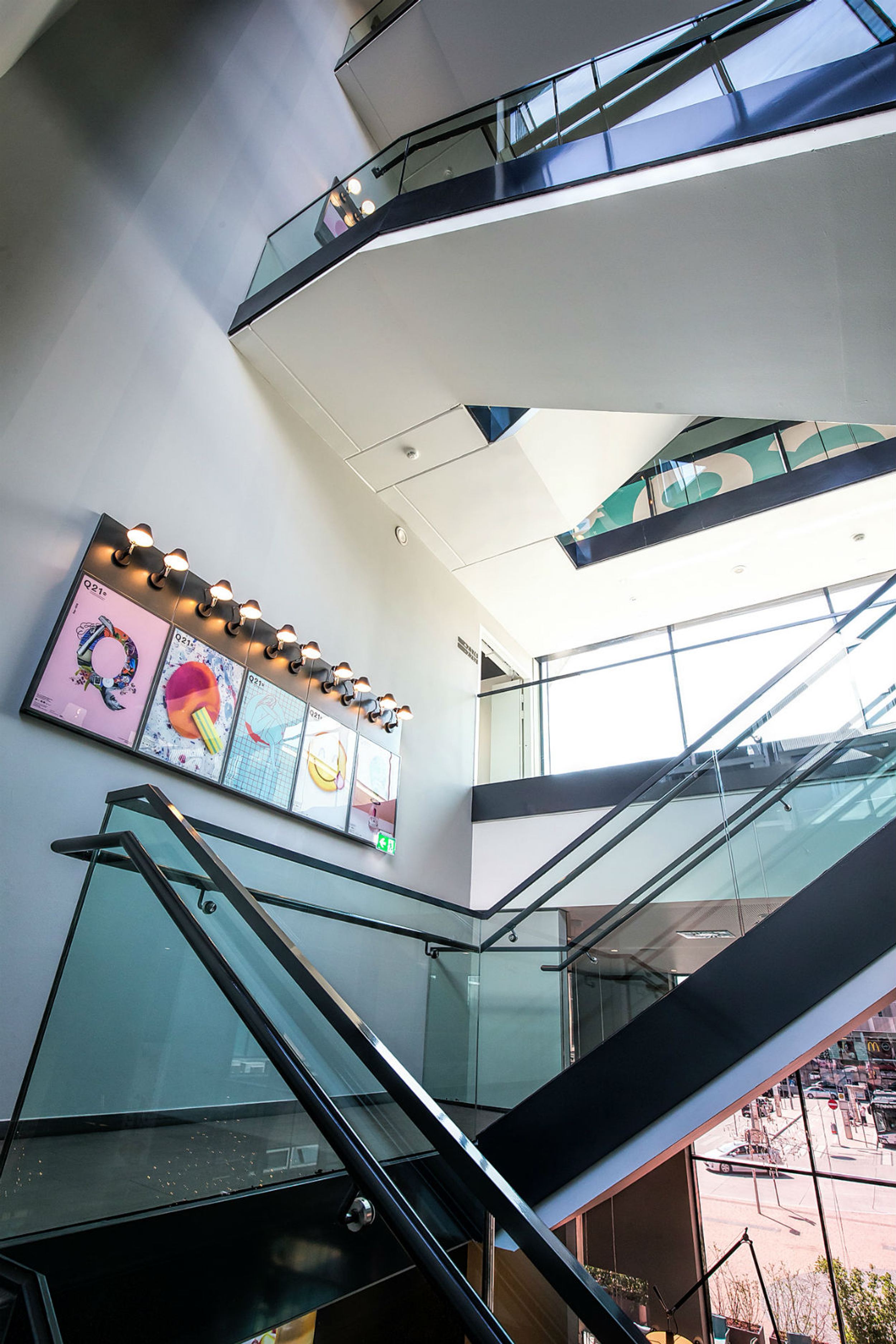 Designhotel Wien Westbahnhof Motel One offenes Treppenhaus