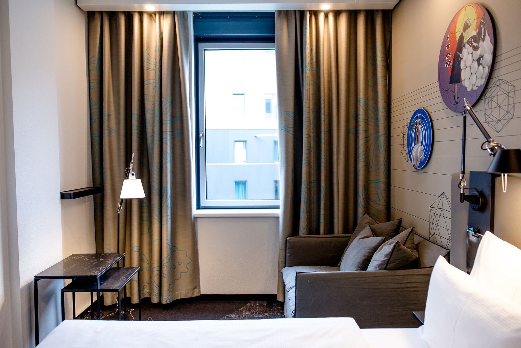 Hotel Motel One Wien-Westbahnhof Doppelzimmer mit Schlafsessel