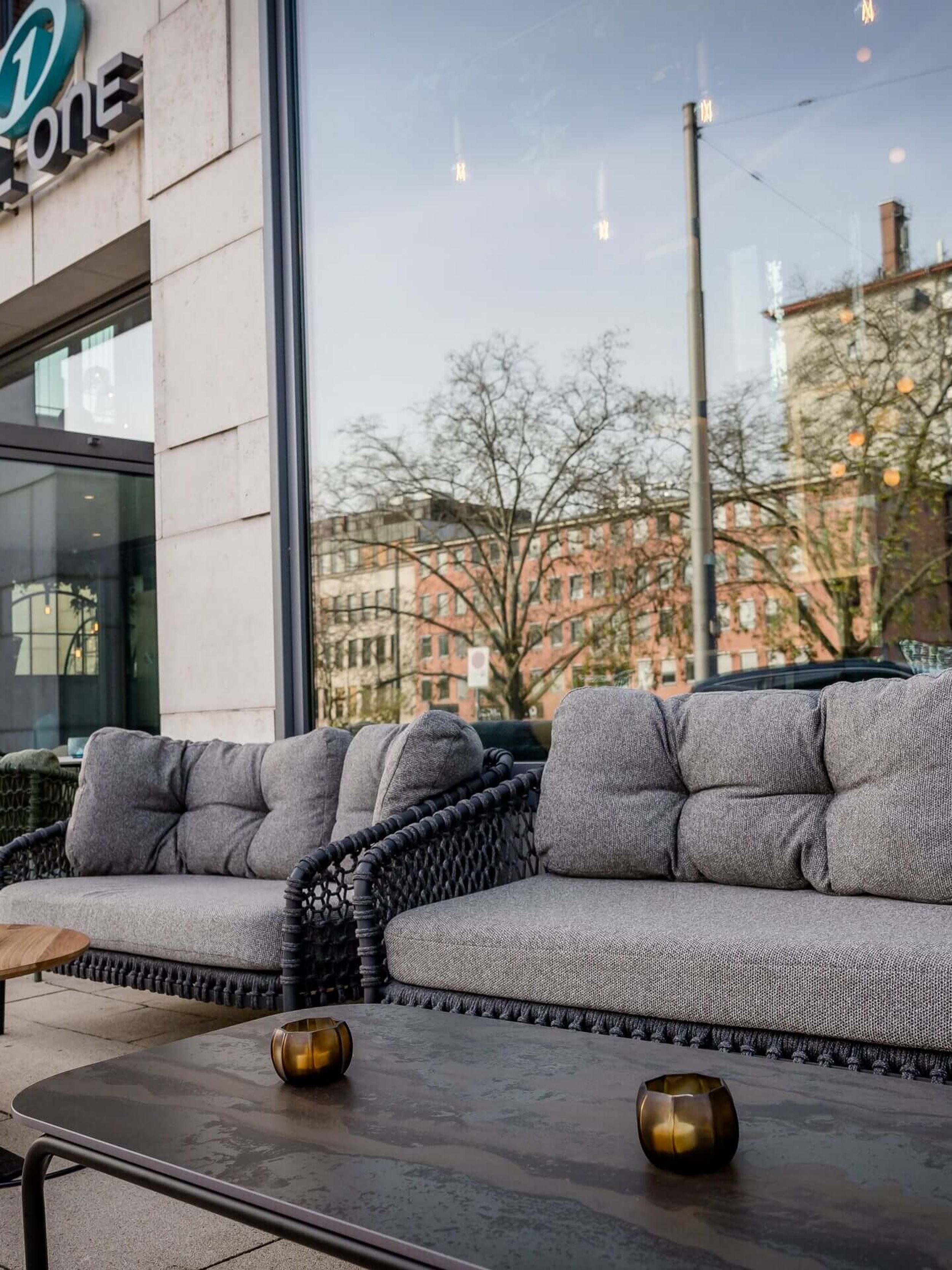 Designhotel Wiesbaden Motel One Outdoorbereich