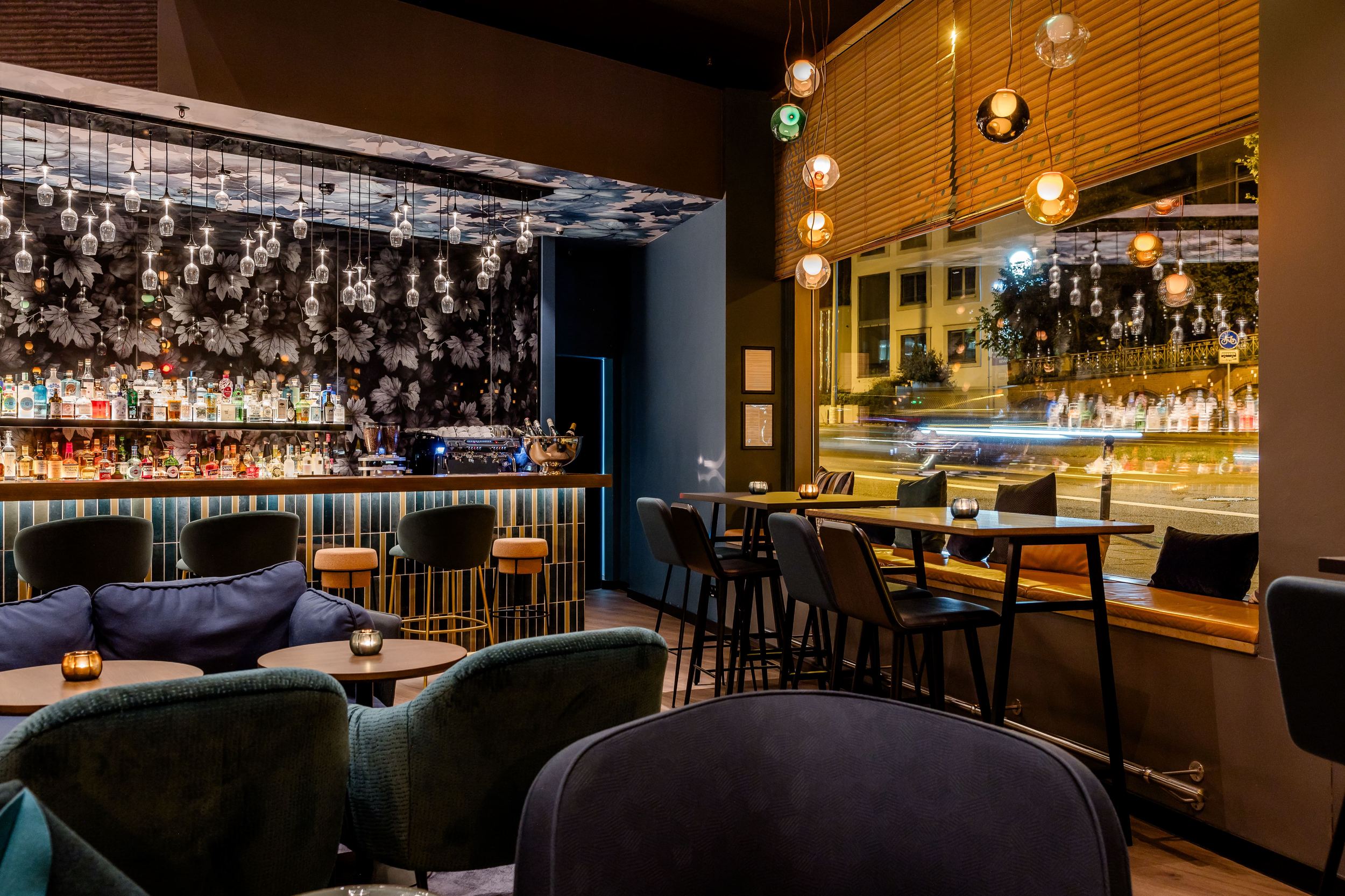 Designhotel Wiesbaden Motel One nahe Innenstadt Bar