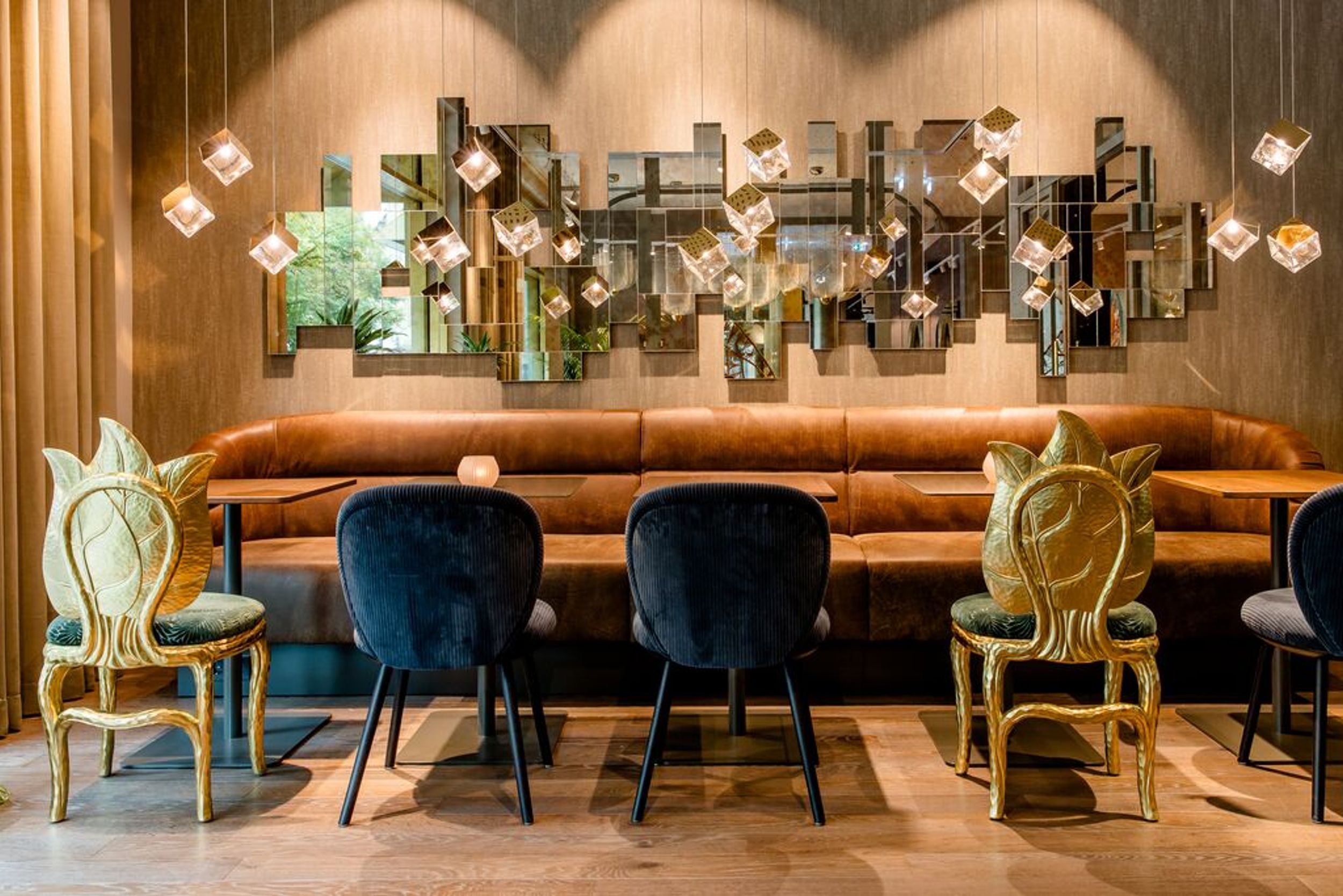 Designhotel Würzburg Motel One lounge with seating area
