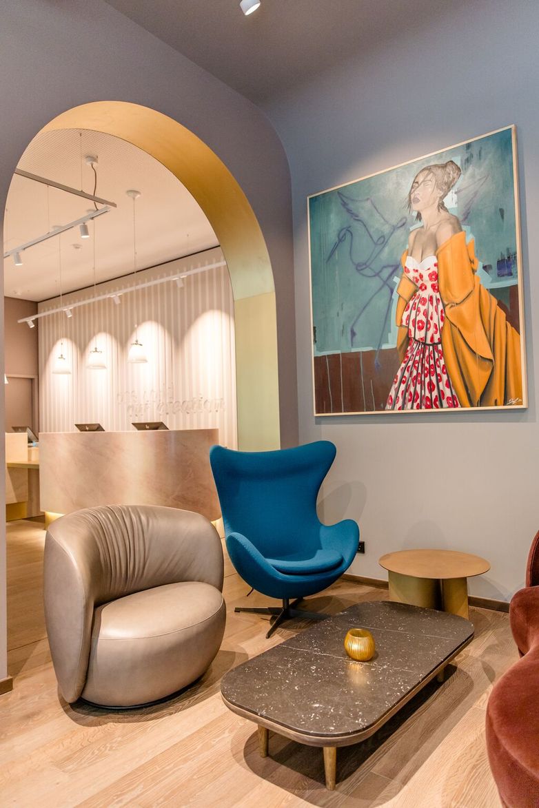 Designhotel Würzburg Motel One armchair and eggchair
