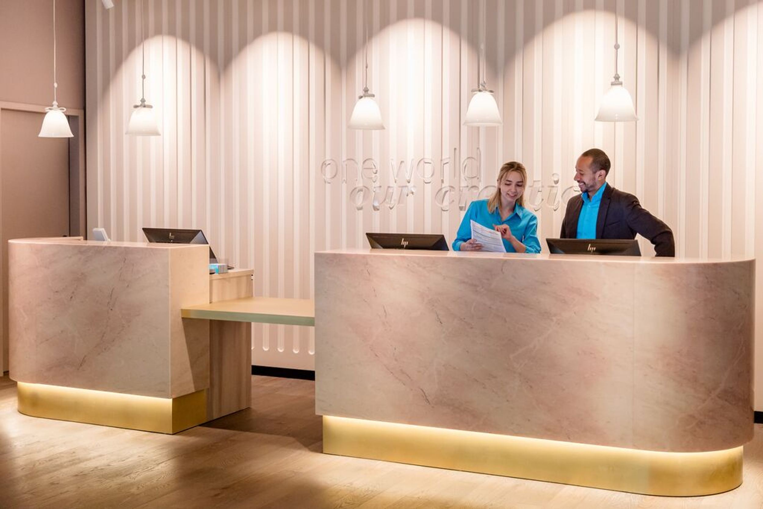 Designhotel Würzburg Motel One Rezeption