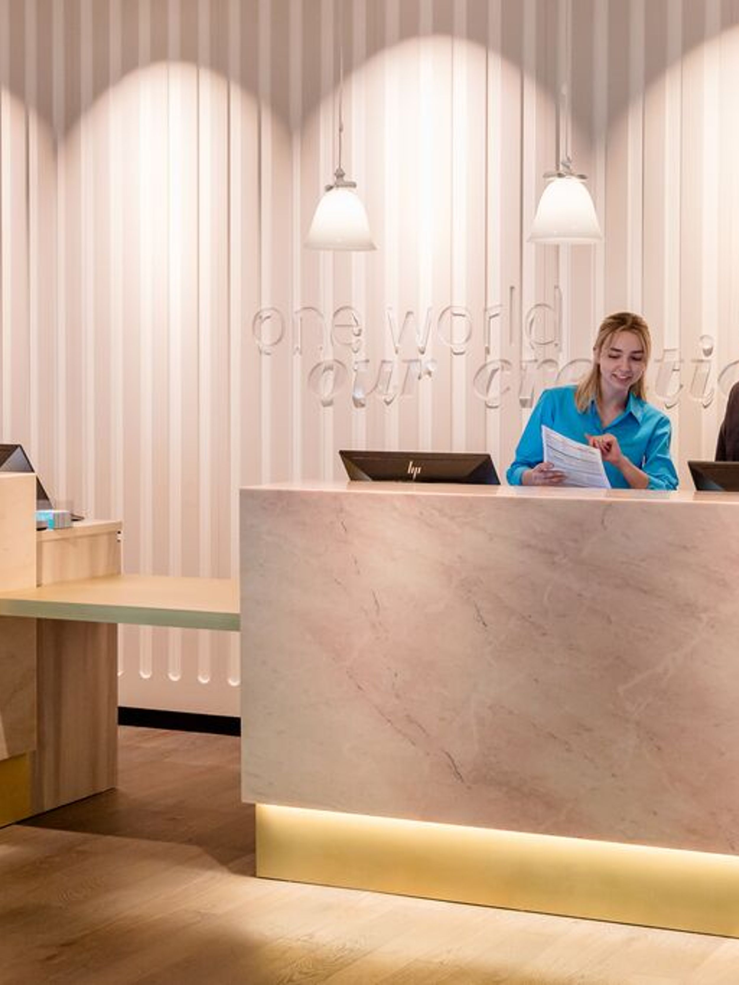 Designhotel Würzburg Motel One Rezeption