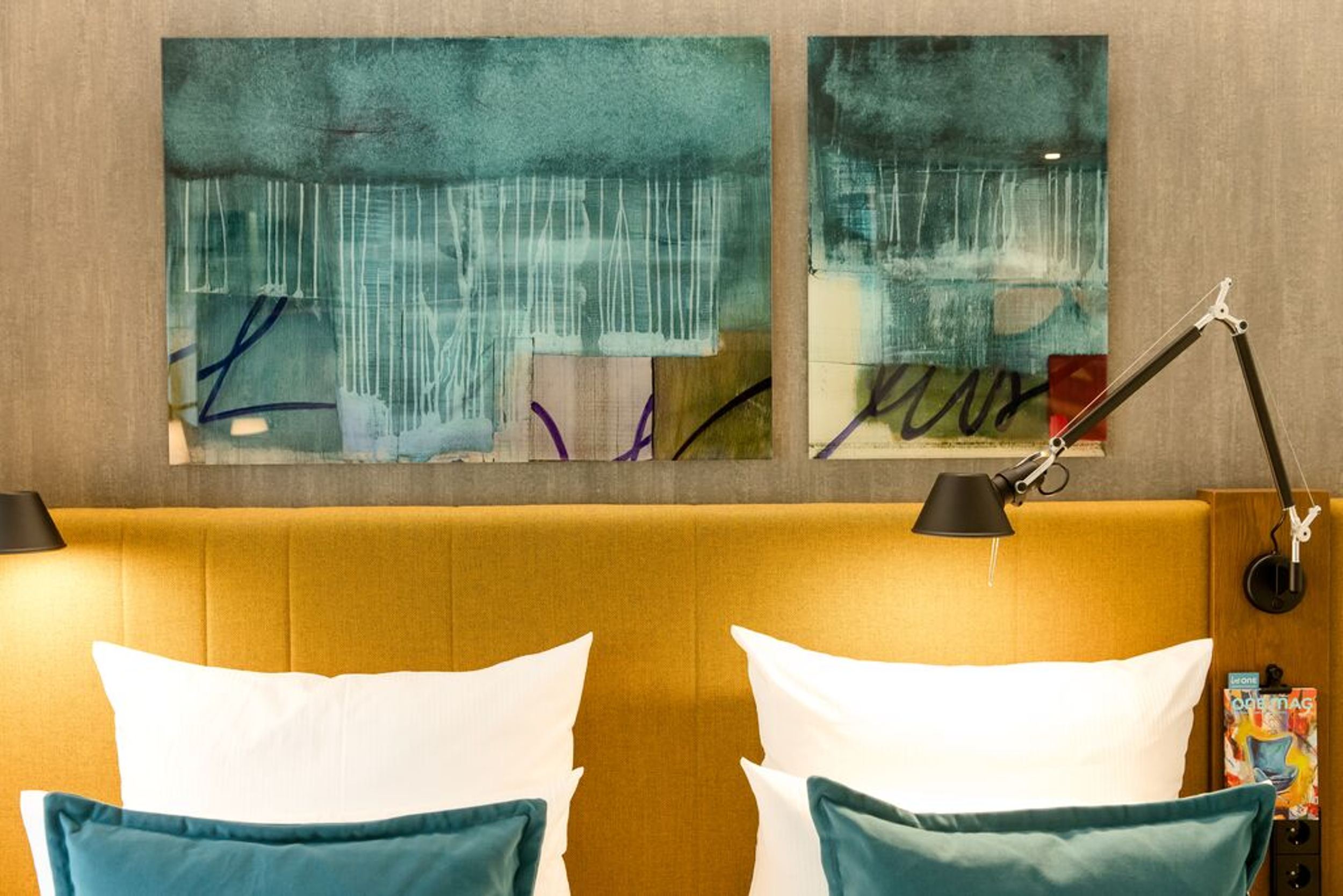 Hotel Würzburg Motel One Kopfteil eines Doppelbetts