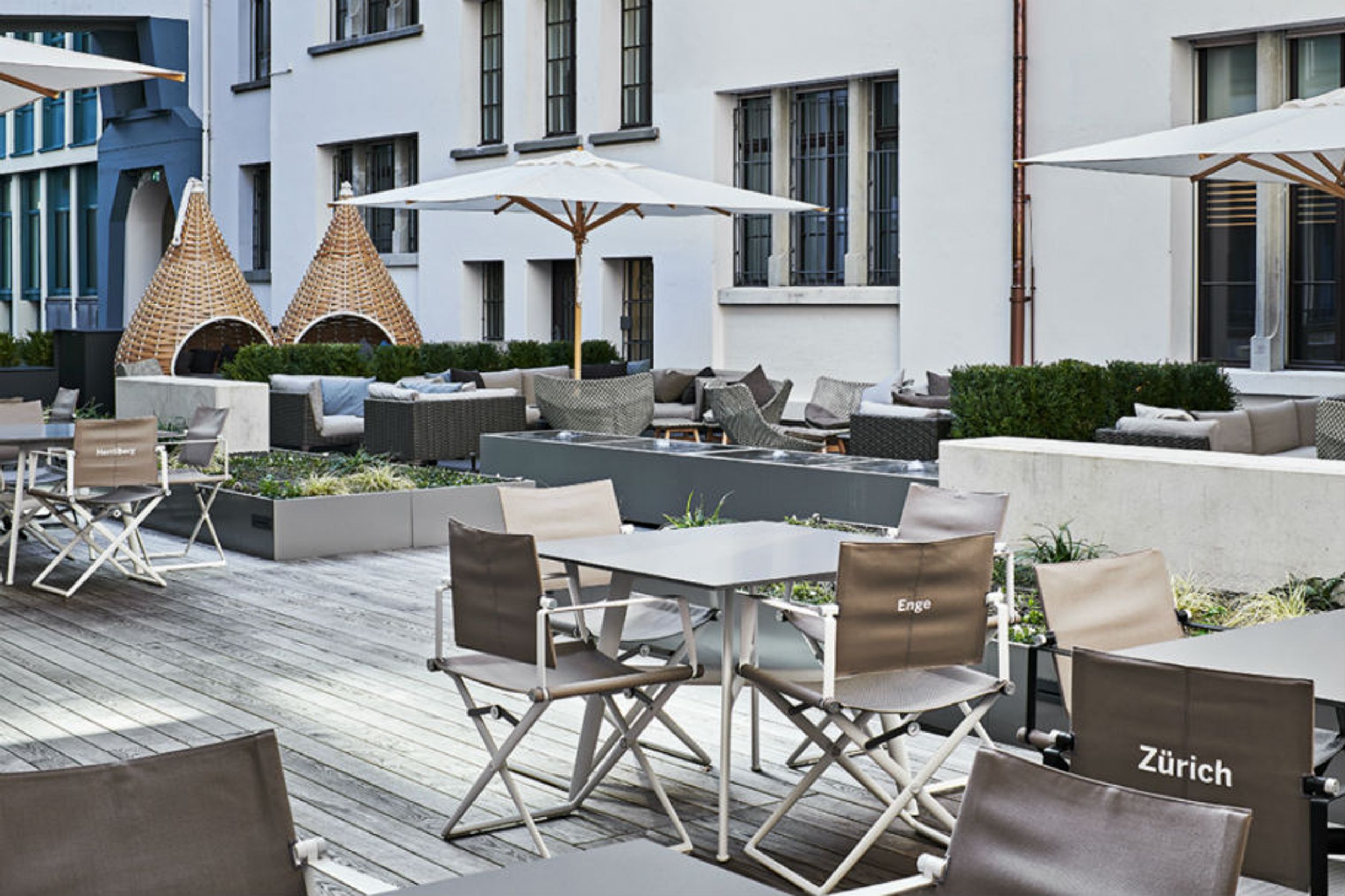Hotel Zurich Motel One outdoor area with seating