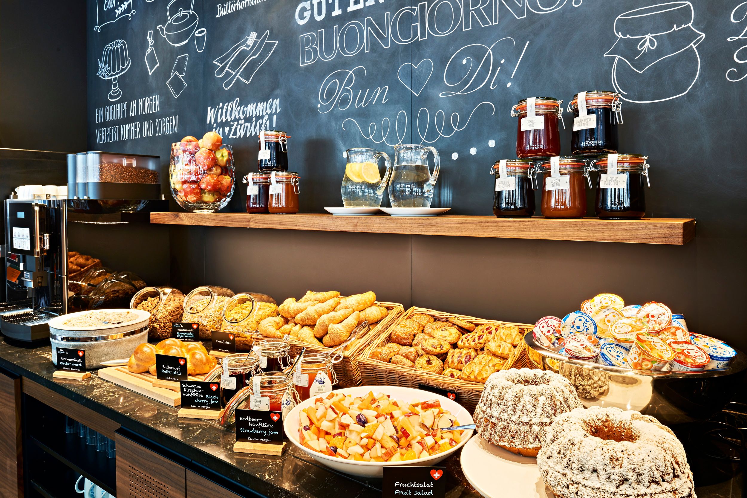 Hotel Zurich Motel One breakfast buffet