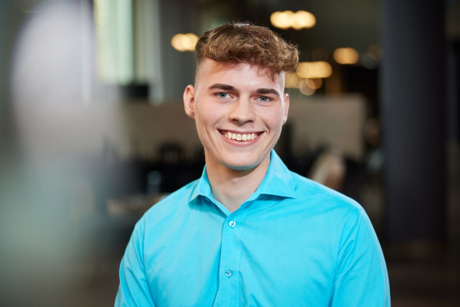 Motel One Mitarbeitender in seiner Ausbildung Motel One Mitarbeitender in seiner Ausbildung