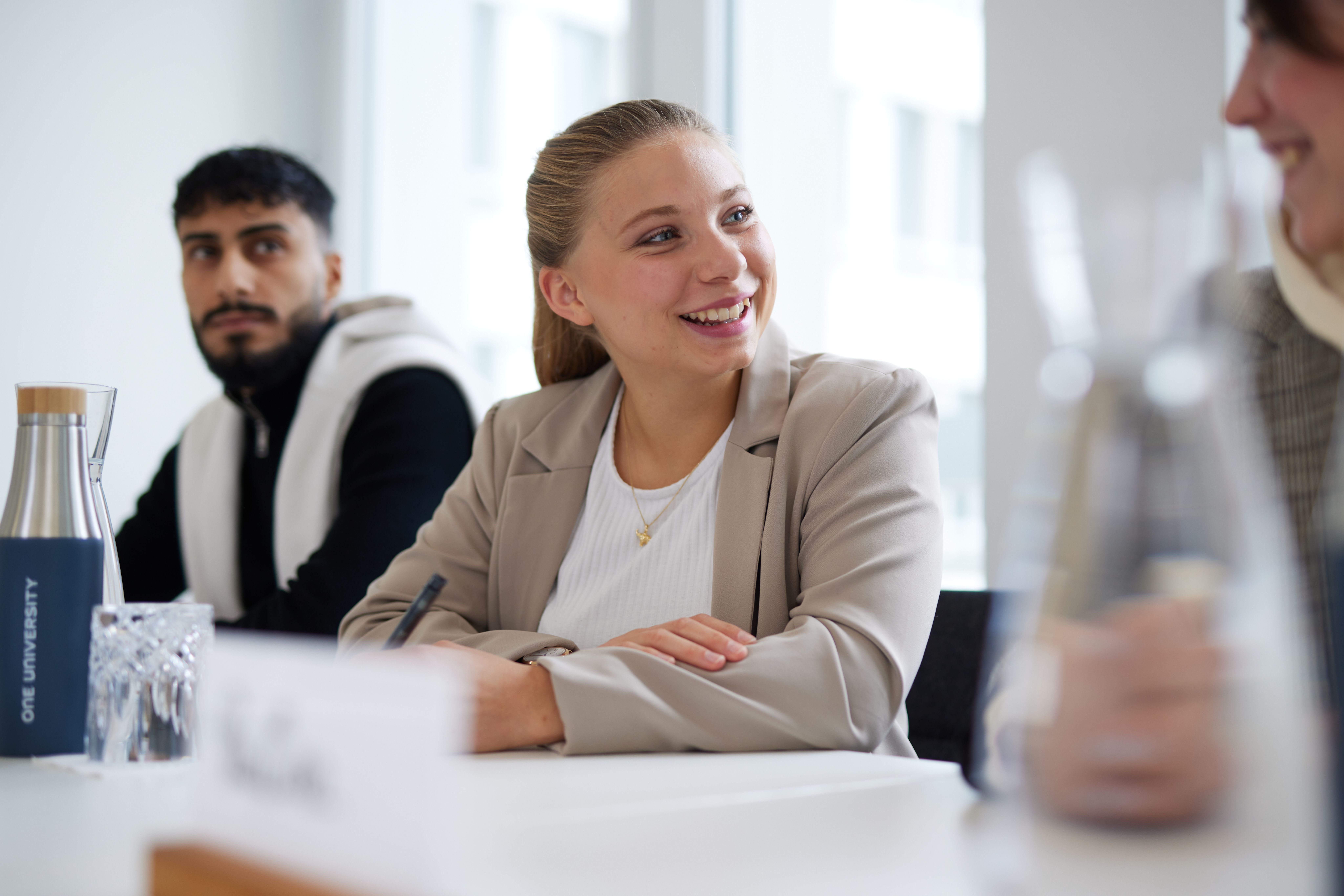 Motel One Mitarbeiterin die an Training teilnimmt