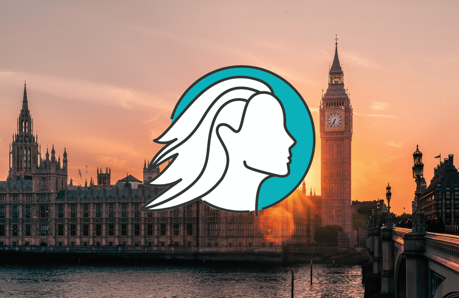 Sonnenuntergang über dem Fluss Themse mit dem bekannten Uhrenturm Big Ben und den historischen Gebäuden des Parlaments in London.