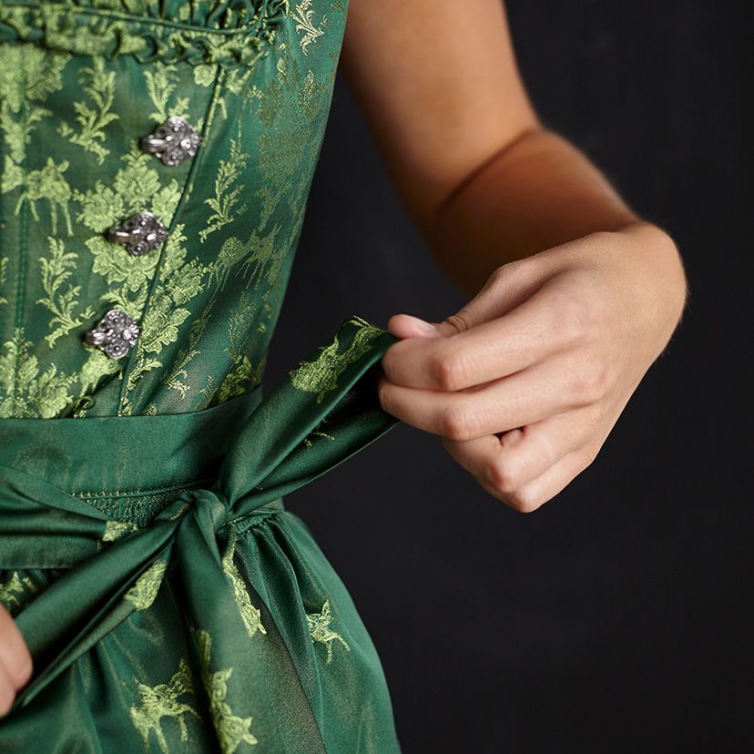 Oktoberfest 2025 in München: Die richtige Art dein Dirndl zu binden