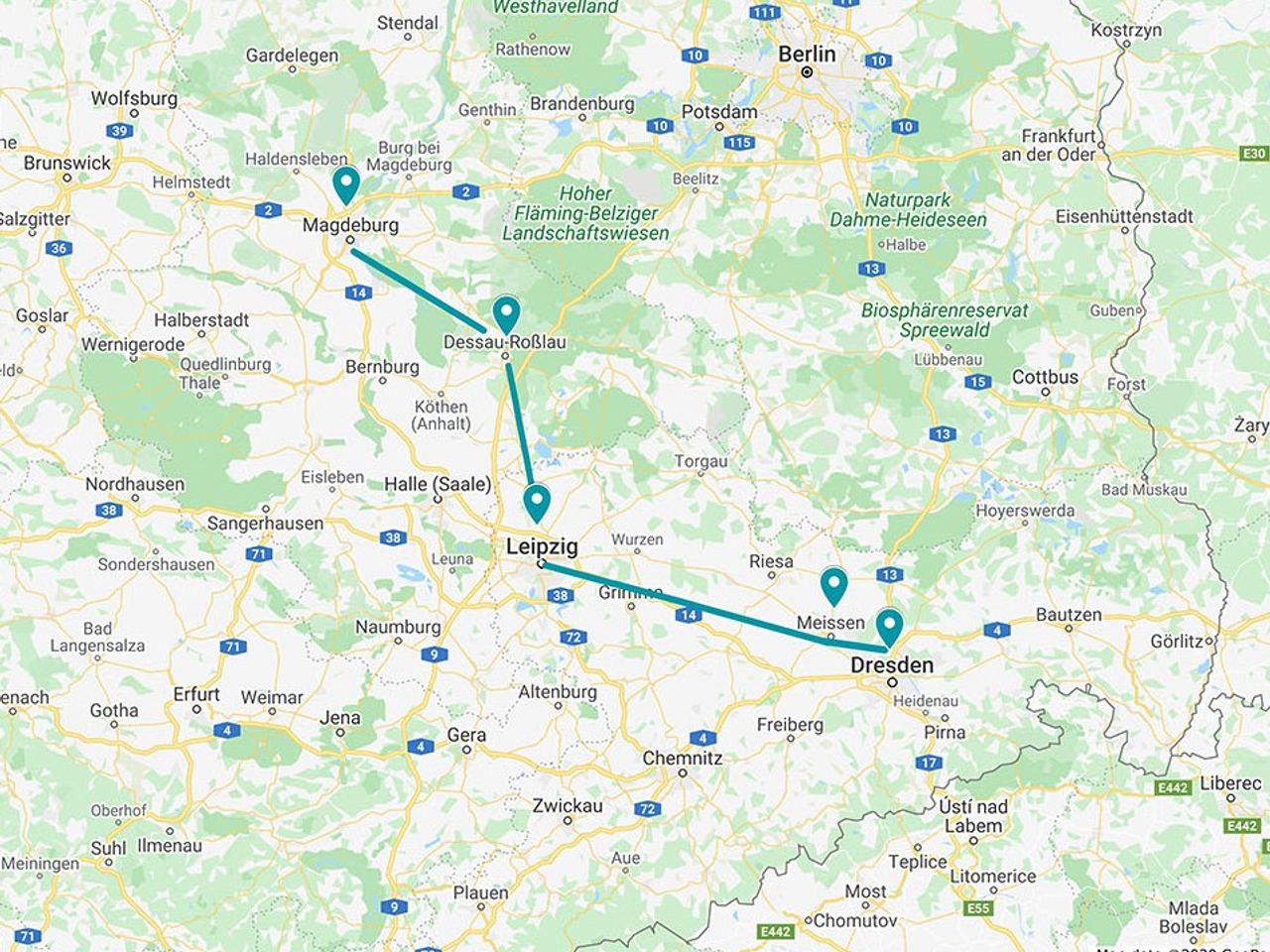 Landkarte mit einer Reiseroute, die von Wolfsburg über Magdeburg, Halle, Leipzig, Meißen bis nach Dresden verläuft. Hauptstraßen und Städte sind markiert.