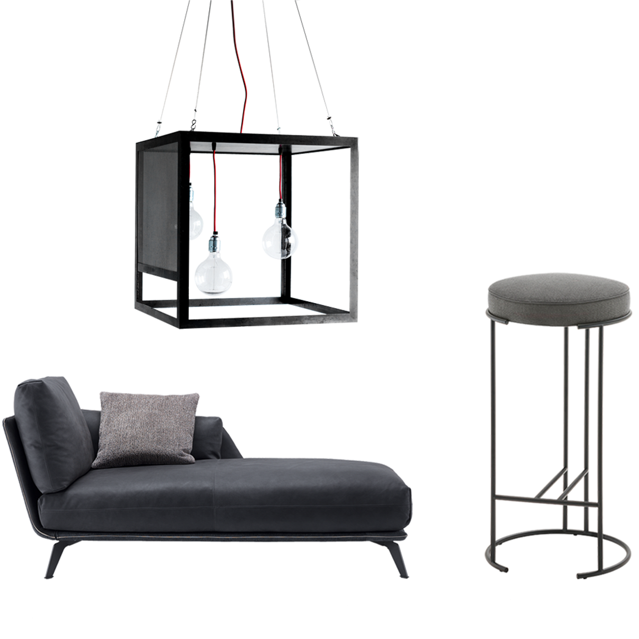 Lounge-Ecke mit schwarzer Ledercouch, grauem Kissen, minimalistischer Metall-Stehlampe mit freiliegenden Glühbirnen und einem hohen, gepolsterten Hocker in elegantem Design.
