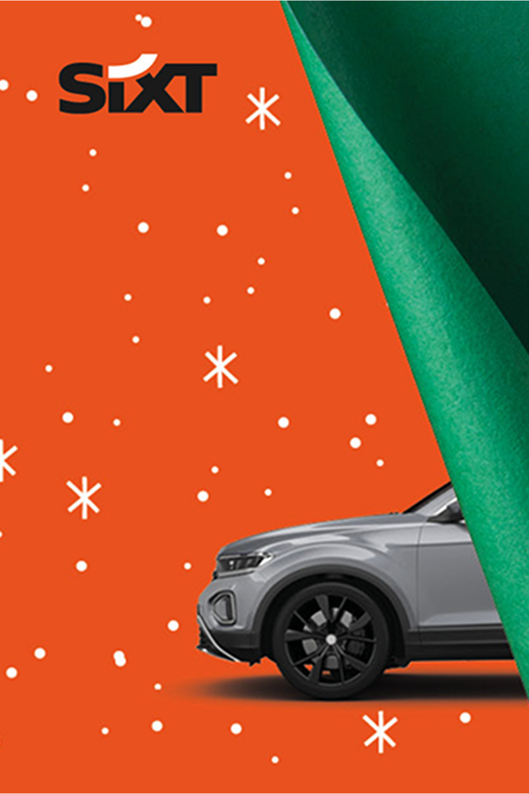 Teilweise enthülltes silbernes Auto vor orangefarbenem Hintergrund mit Schneeflocken, Logo der Autovermietung Sixt oben links.