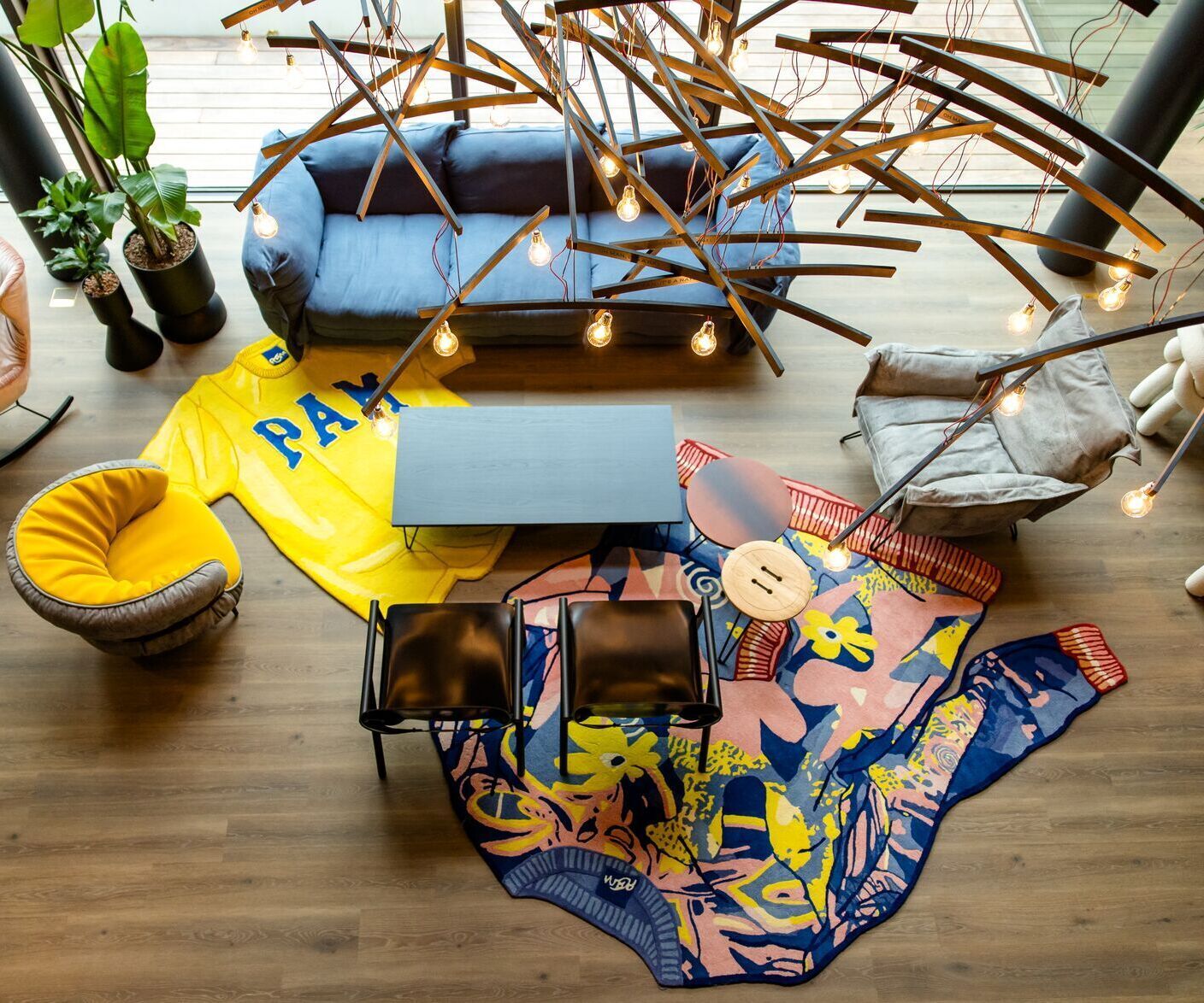 Designhotel Antwerpen Motel One Lounge Sitzbereich von oben