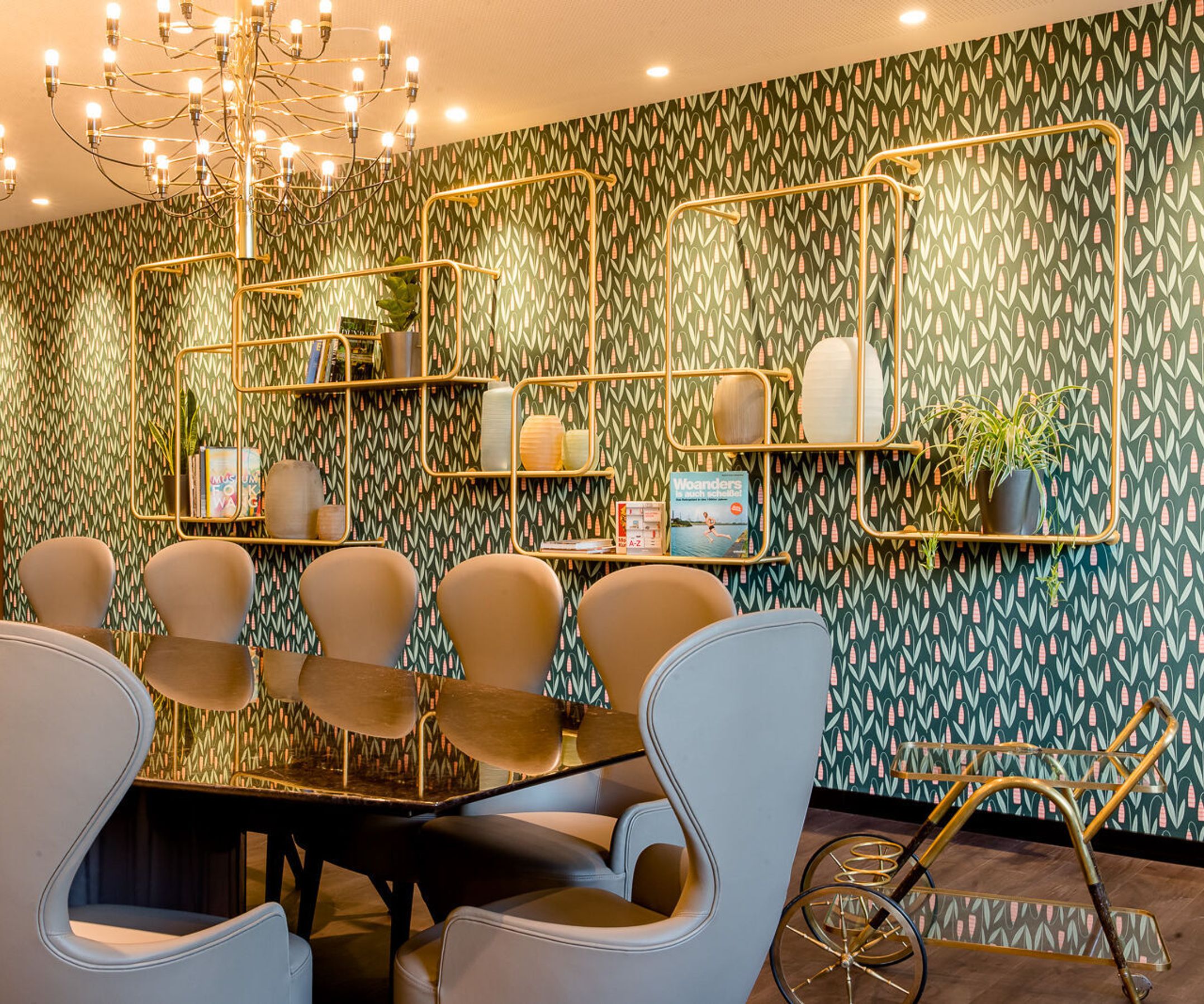 designhotel Essen Motel One meeting room with long table and several chairs